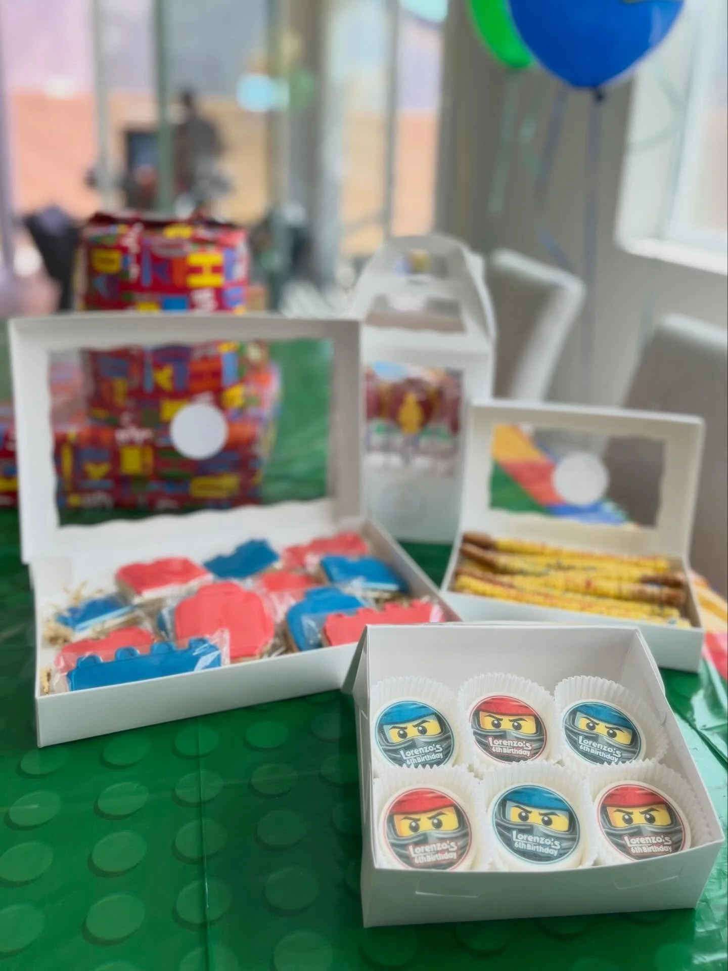 The dessert table, handled.

Introducing our Event-Ready Sets &mdash; a curated assortment of cake pops, sugar cookies, chocolate-dipped Oreos, and chocolate-dipped pretzel rods, styled to match the moment. This one? Built for a very important Lego e