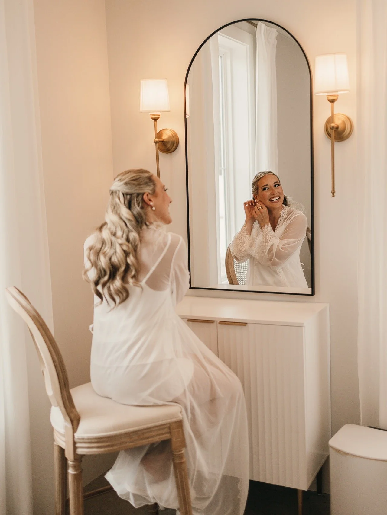 The moments before the aisle&mdash;when time slows, nerves settle, and your girls stand beside you as everything you&rsquo;ve been waiting for begins. 

Venue: @Thehartwoodevents
Photographer: @capturedbyisaphotography
Hair &amp; Makeup: @blushedbrid