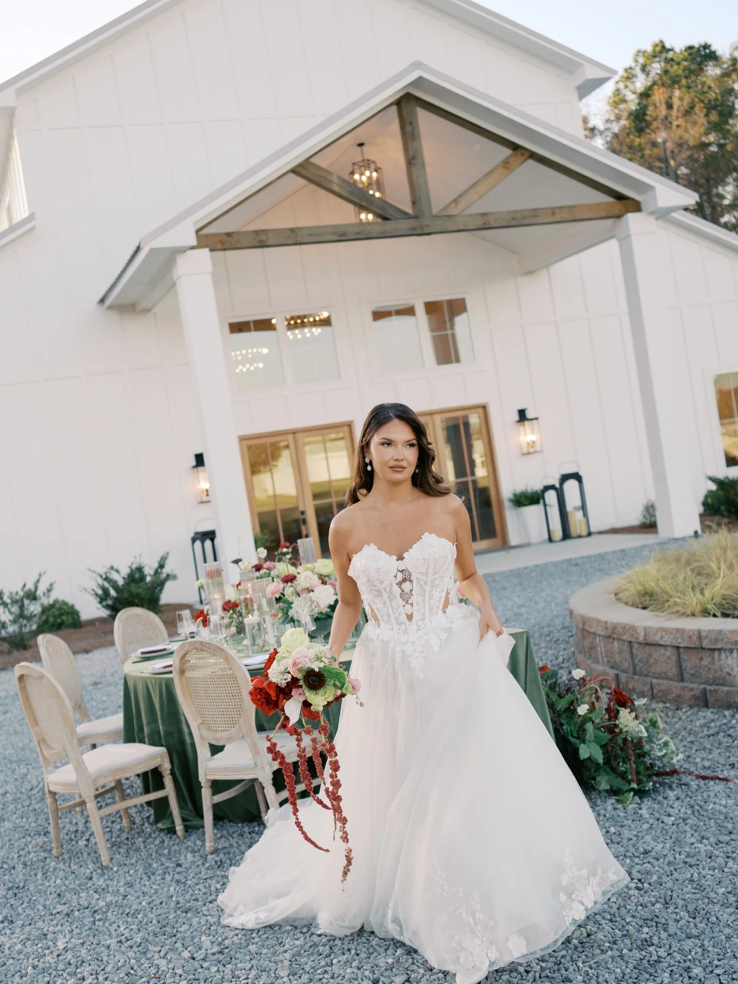 A dreamy rehearsal dinner set up 😍🍽️✨

Photogrpaher: @raemarshall 
Planning &amp; design @elanaevents
Venue @thehartwoodevents
Florals @dazelflorals
Hair/makeup @reignbeautync
Videography @jonwarlickmedia
Rentals @partyreflections @greenhousepicker