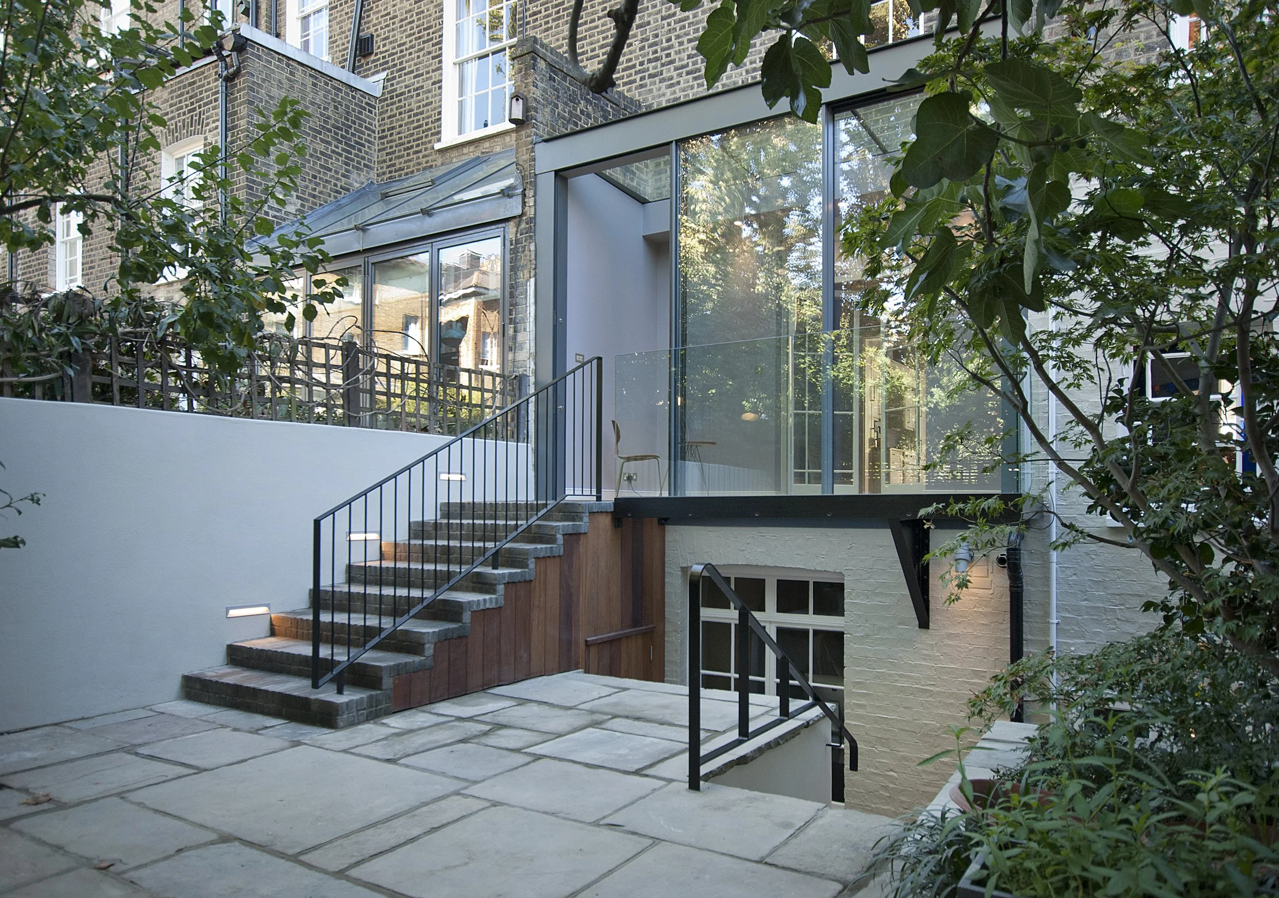 Richmond Avenue 2 - photo Lyndon Douglas.jpg