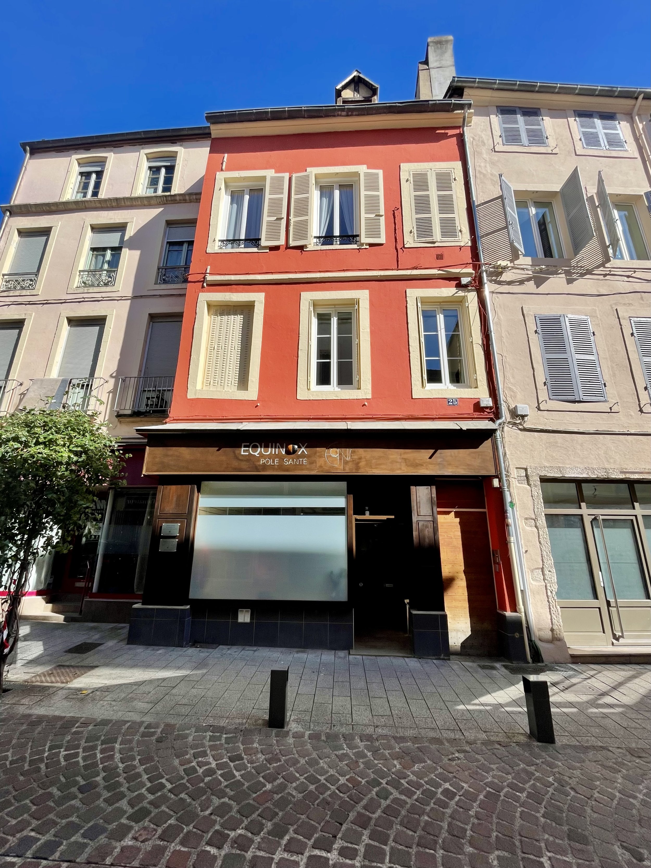 Ostéopathe Chalon-sur-Saône - Devanture du Pôle Santé EQUINOXE