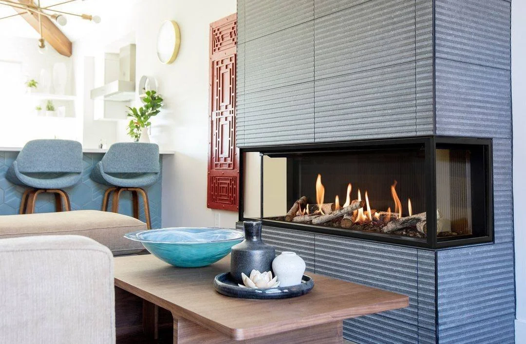 Looking to add a unique and stylish focal point to your home that keeps you comfortable year-round? The Valor LX2 Gas Fireplace is your answer! This stunning three-sided fireplace provides warmth and elegance, serving as a captivating centerpiece. Pe