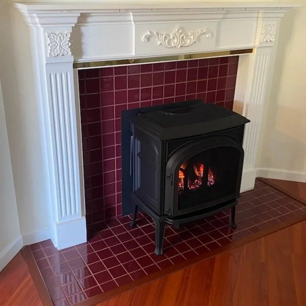 Thrilled to share our latest installation! 🏡 Just got this stunning freestanding gas fireplace installed. The sleek design adds instant charm to the space, and the warmth it radiates is unmatched. Huge thanks to the team for their expertise.
Here's 