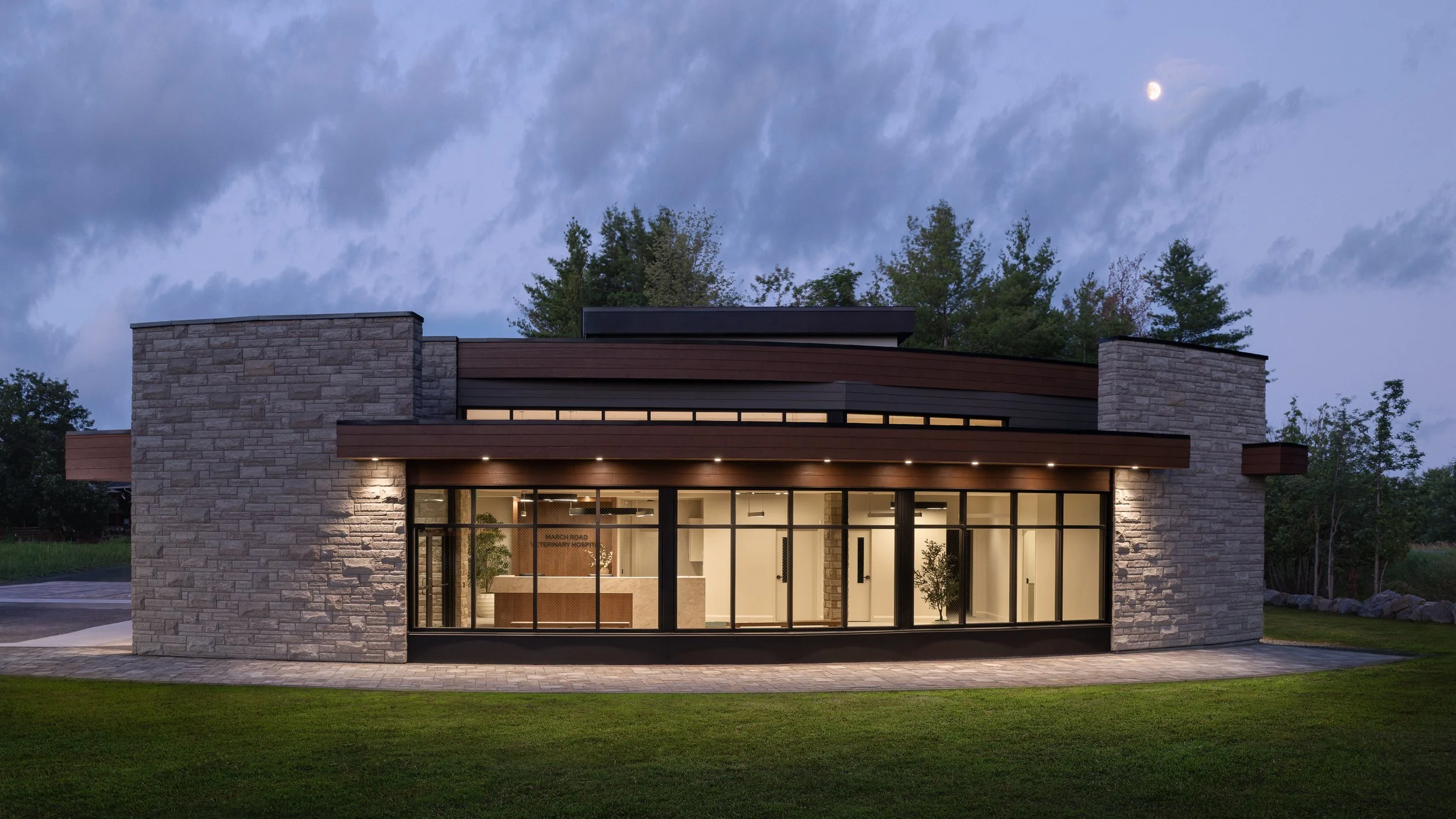 1570DunrobinRd©JordannBrownImaging2026017.jpg