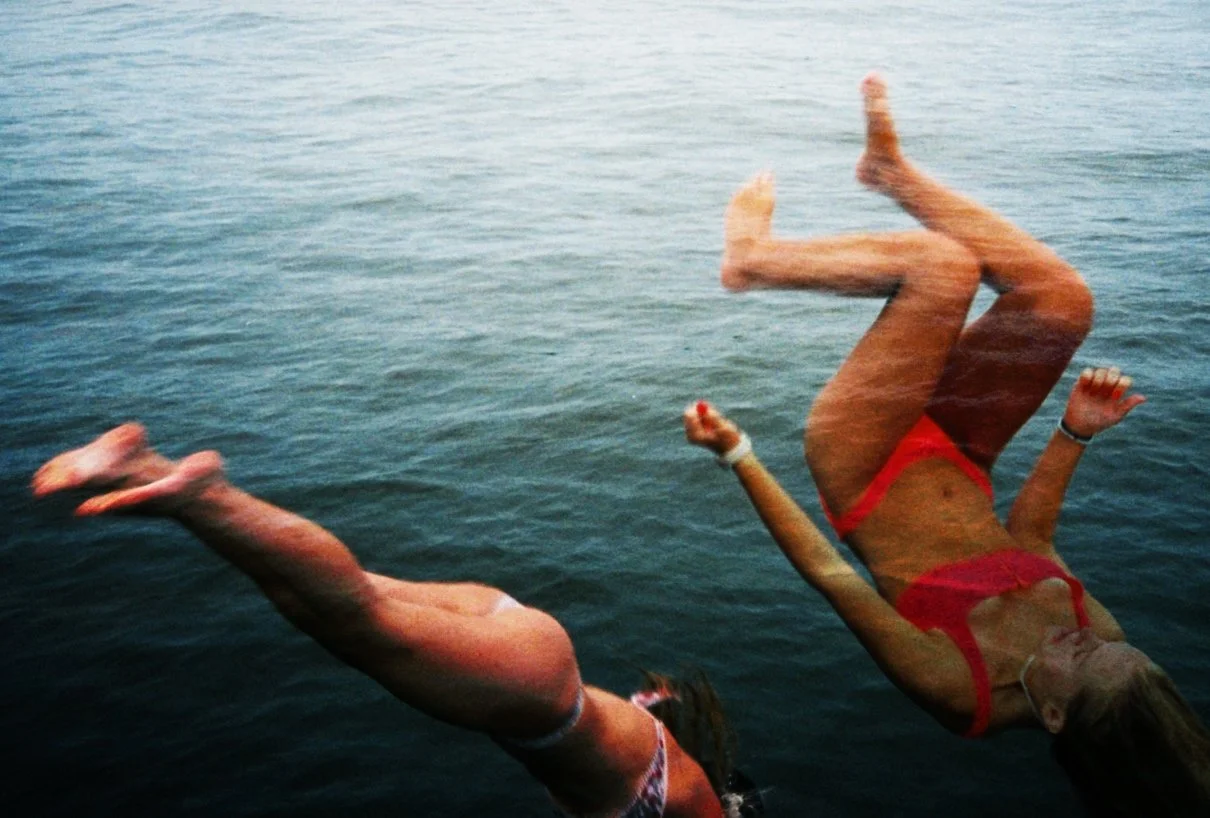 𝘍𝘭𝘪𝘱 𝘚𝘪𝘥𝘦

Analog photos, digital double exposure