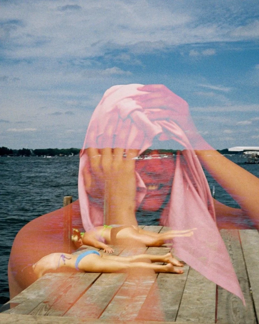 𝘌𝘹𝘱𝘰𝘴𝘶𝘳𝘦

Analog photos, digital double exposure