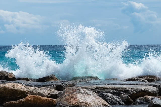 waves crashing on the rocks