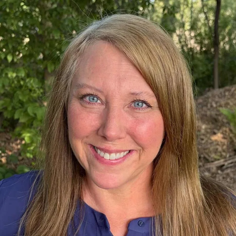 Kelly B Bio Headshot