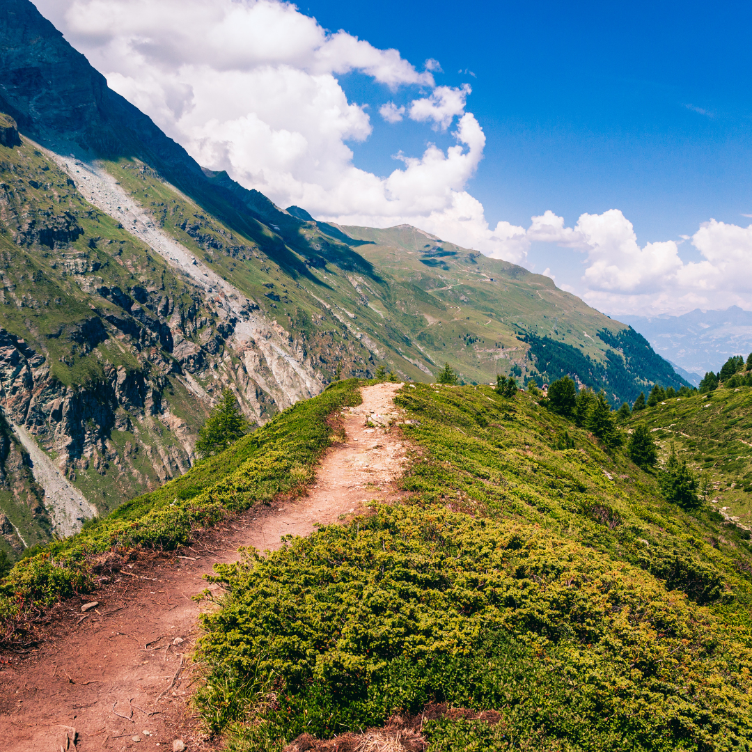hiking switzerland.png