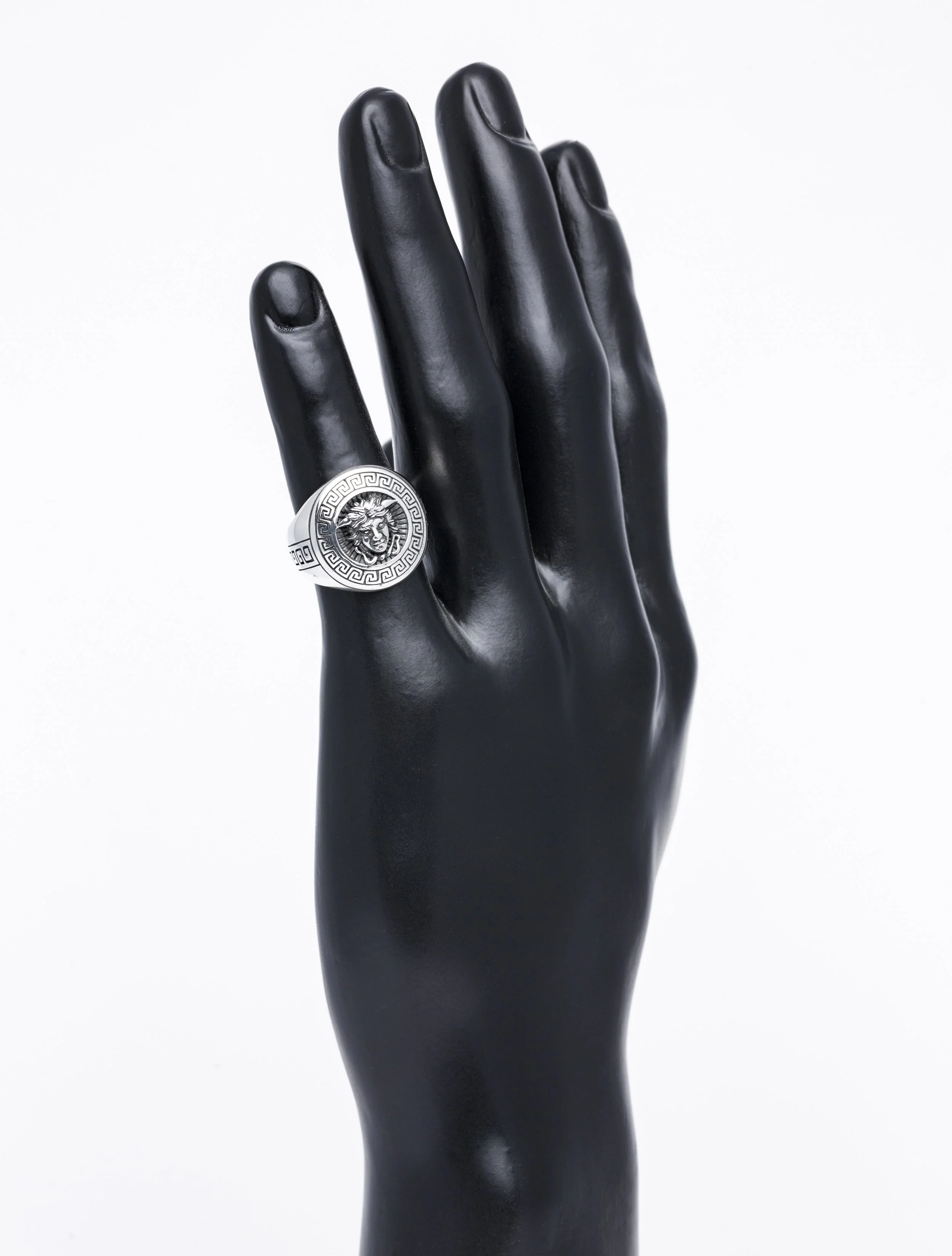 httpappaloosaonline.comwp-contentuploadsnombre-imagen.jpgAnillo de plata La Medusa3.JPG