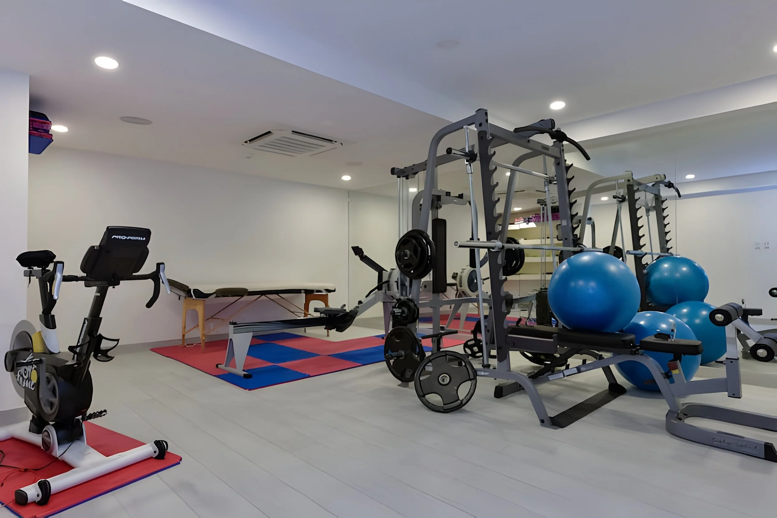 casa acqualina 17 - gym.jpg