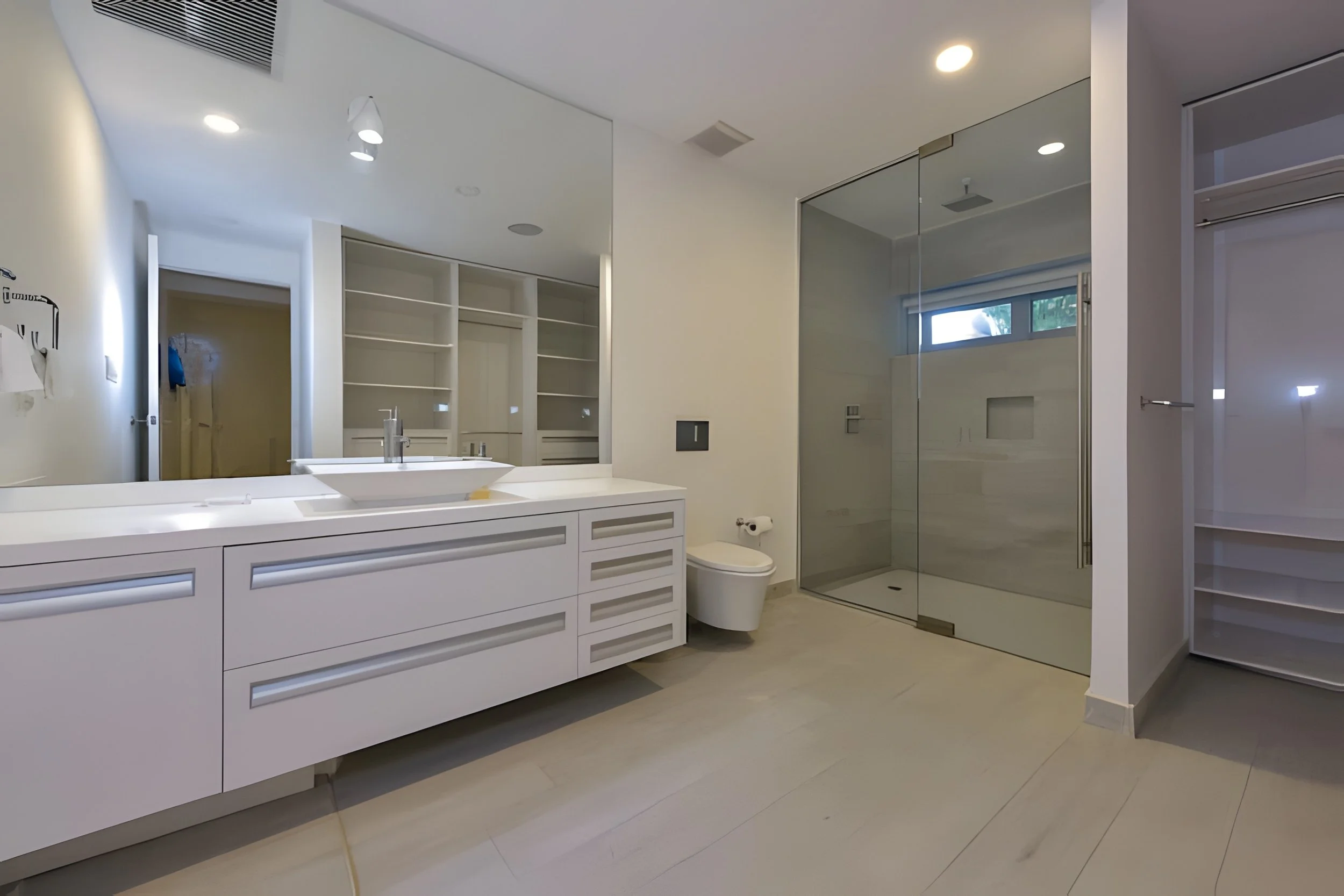 casa acqualina 19 - bath.jpg