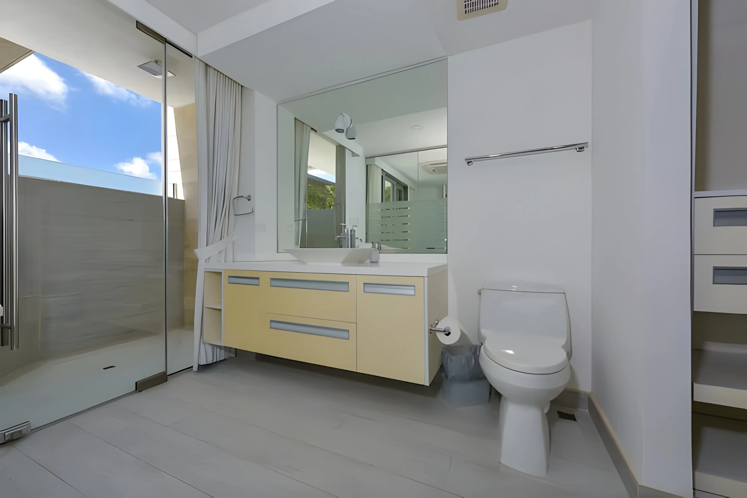 casa acqualina 7 - bath.jpg