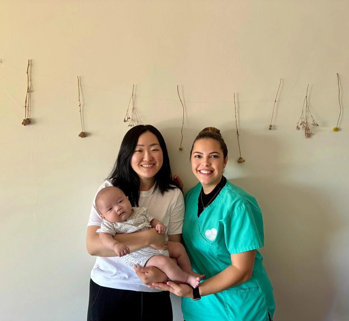 Most of the time, all eyes are on the baby &mdash; but who&rsquo;s caring for the mom? 👩&zwj;🍼

As doulas, our role extends far beyond birth.
We support mothers during the tender postpartum season. Ensuring recovery, rest, and emotional wellbeing.
