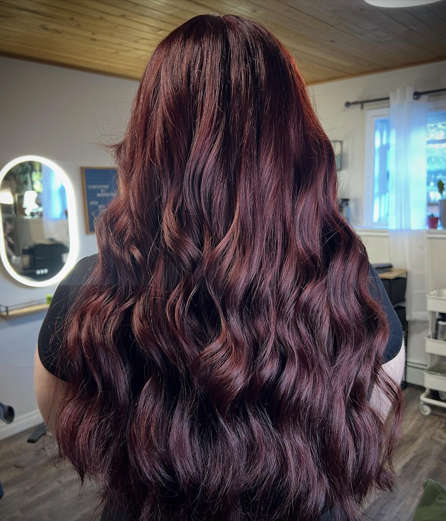 💀color of the season💀
&bull;💋🍒🍇🌹👻🍷🥀🖤
&bull;ring lighting