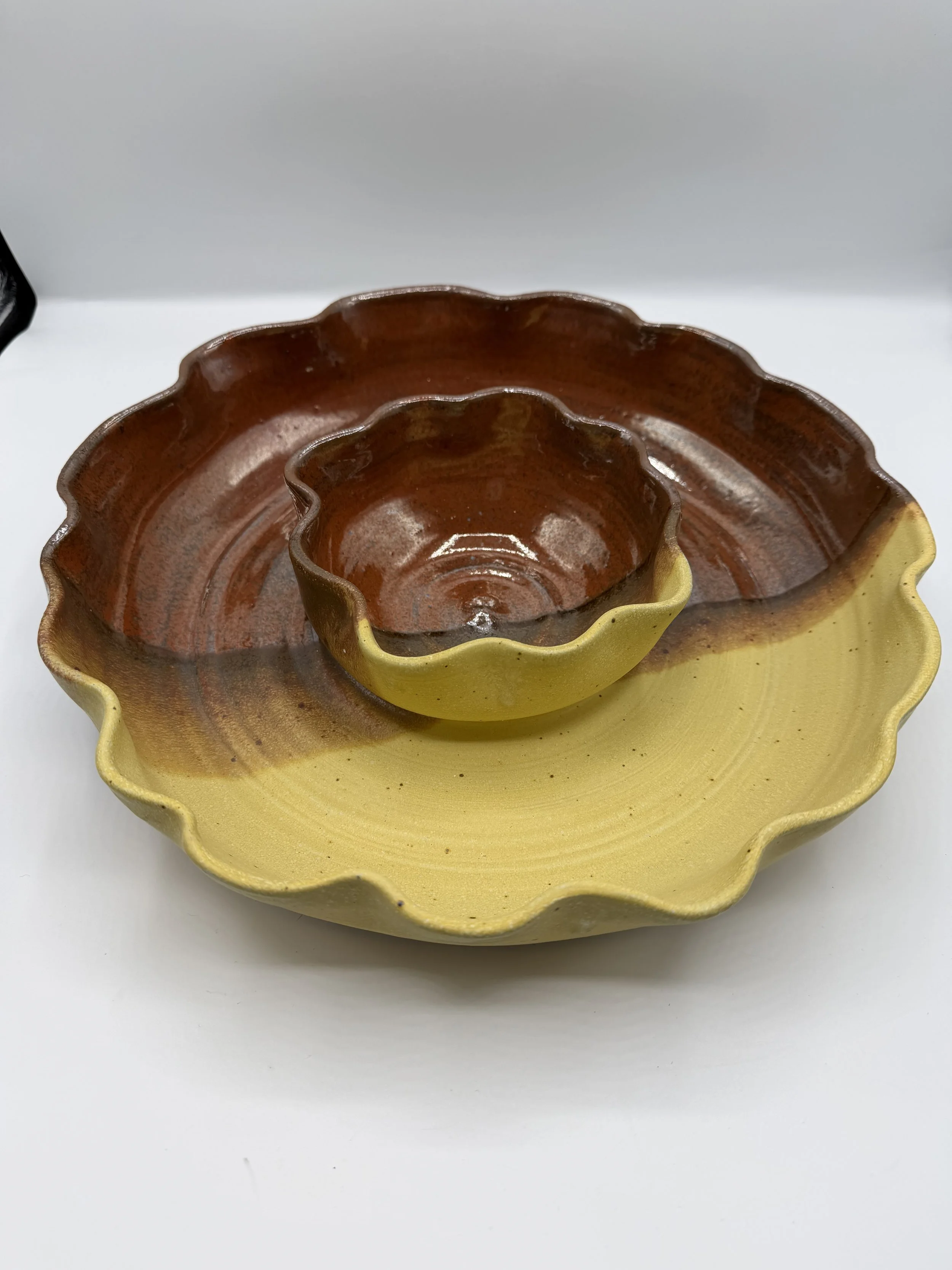 Handcrafted Ruffle Edge Chip and Dip Bowl