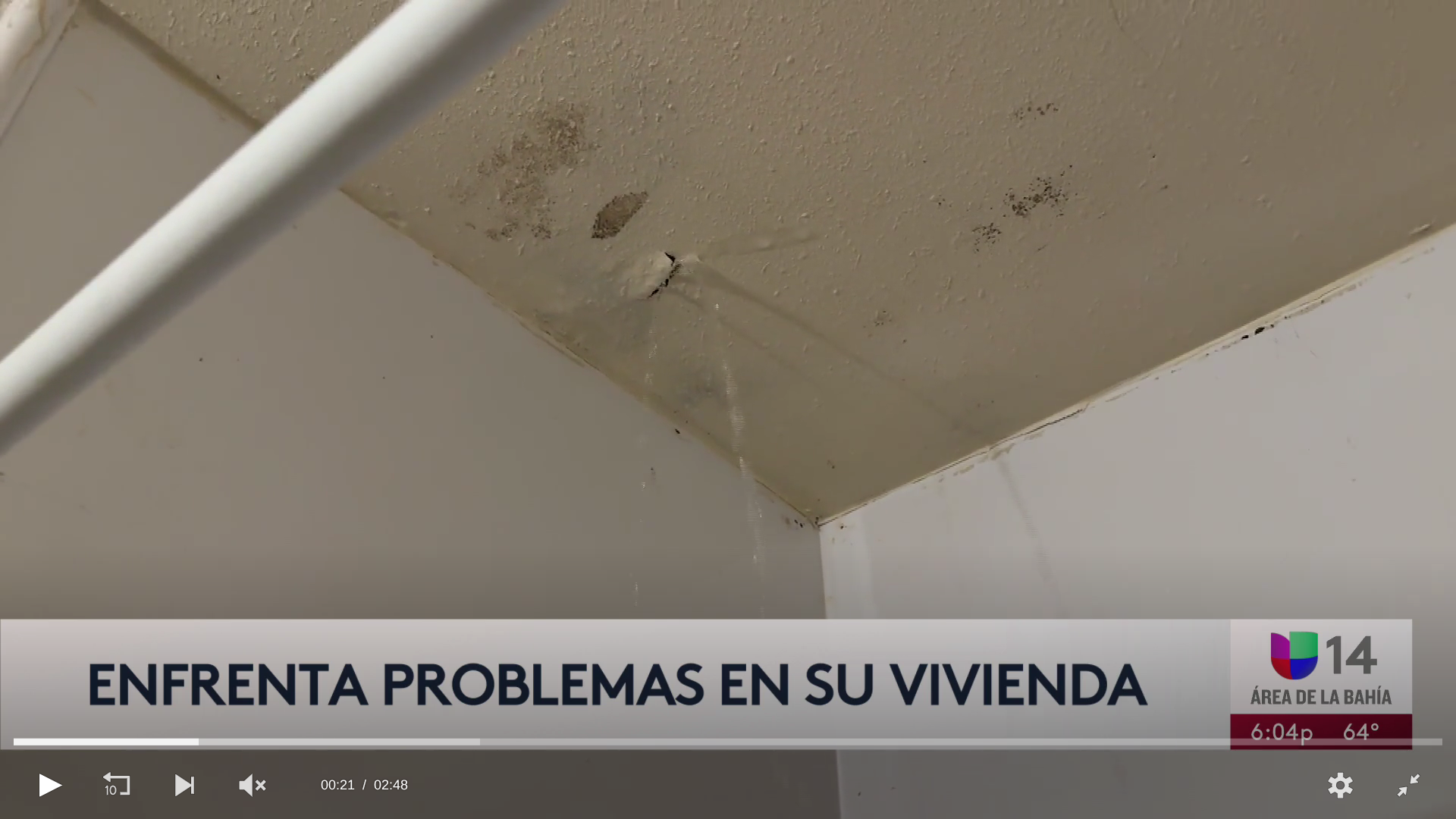 Techo de baño colapsa sobre adulta mayor en vivienda deteriorada de San Mateo