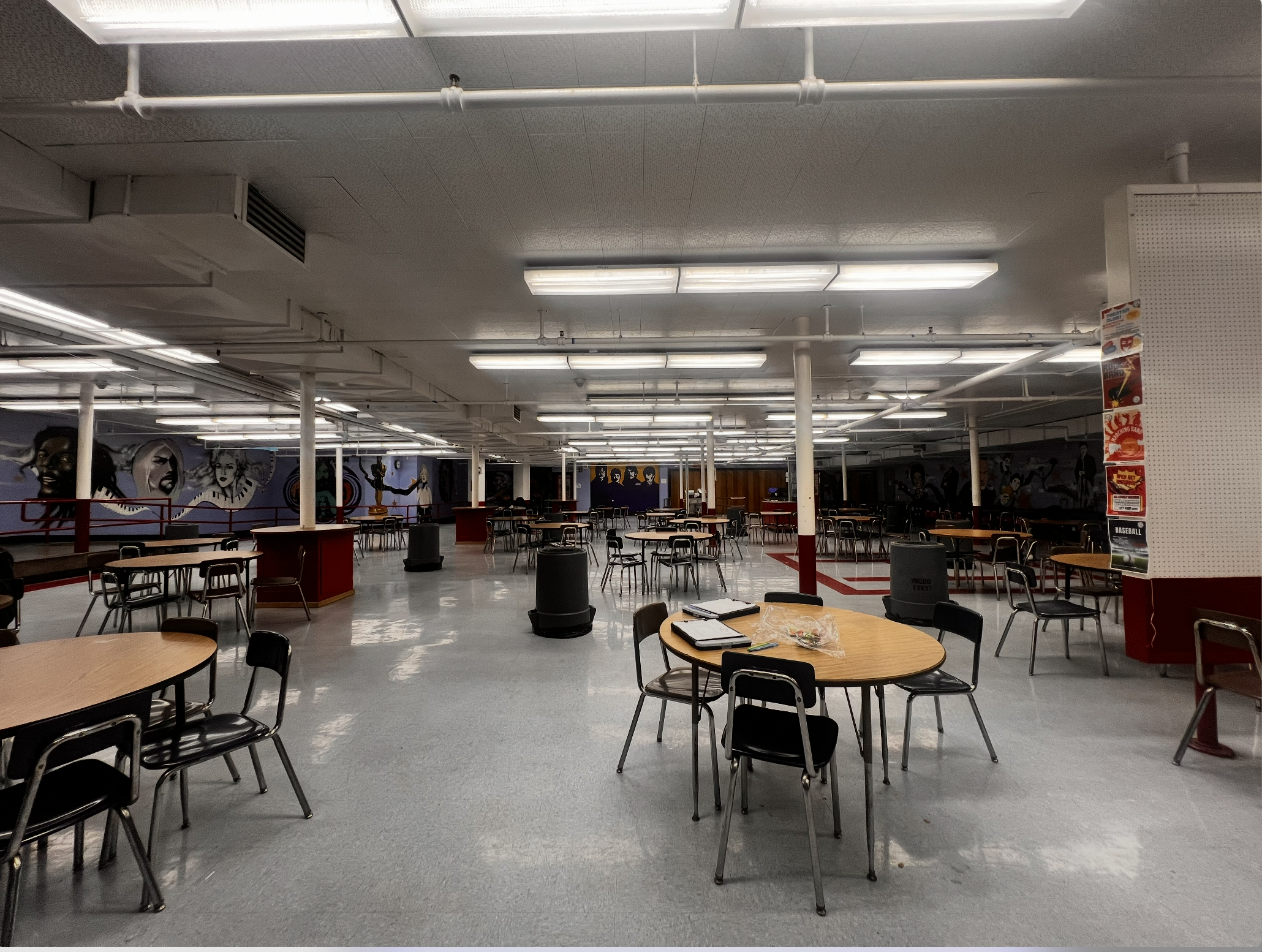  Cafeteria before the installation 