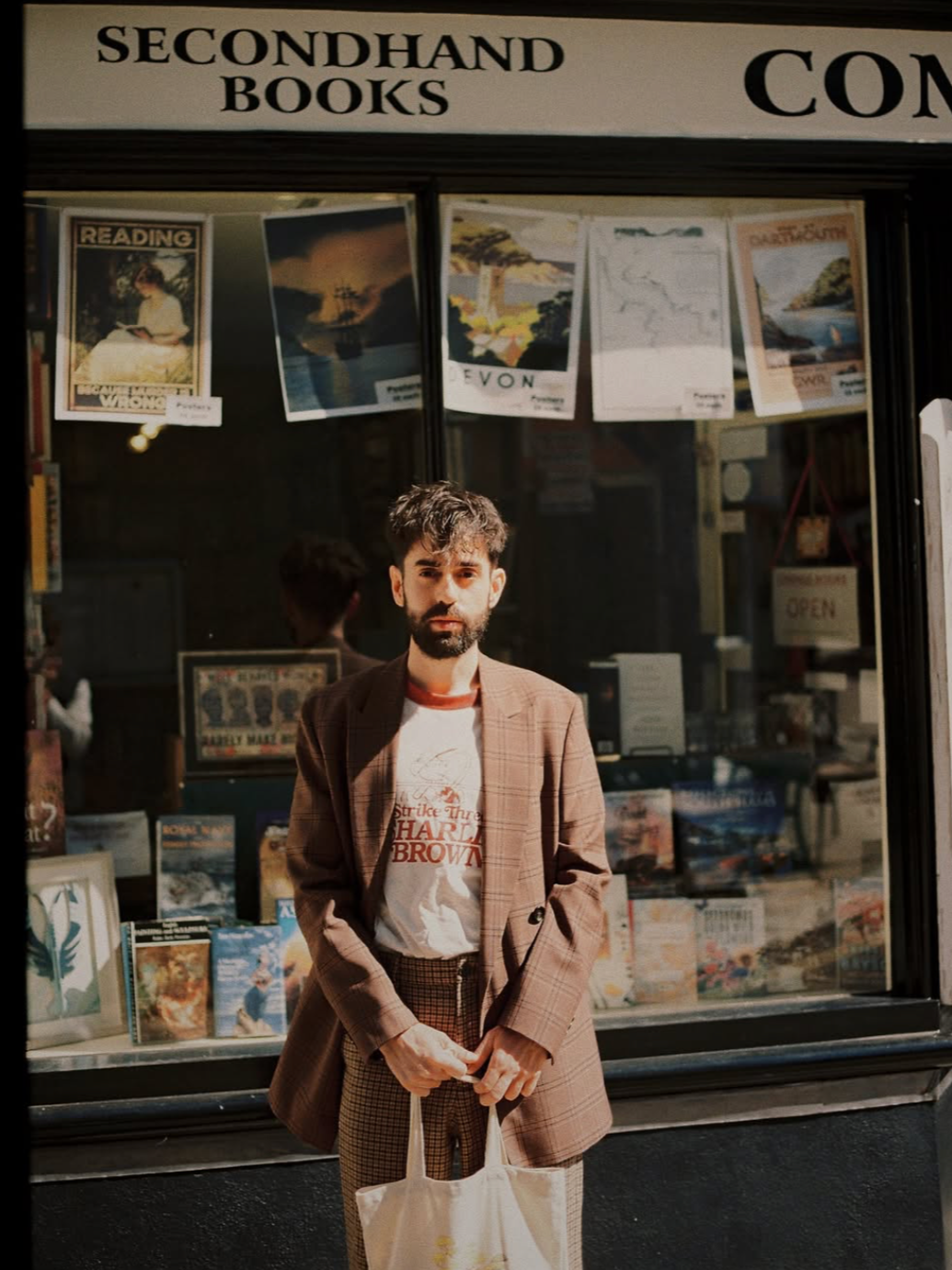 pausa y perspectiva — con alan díaz, de @alltomorrowparties