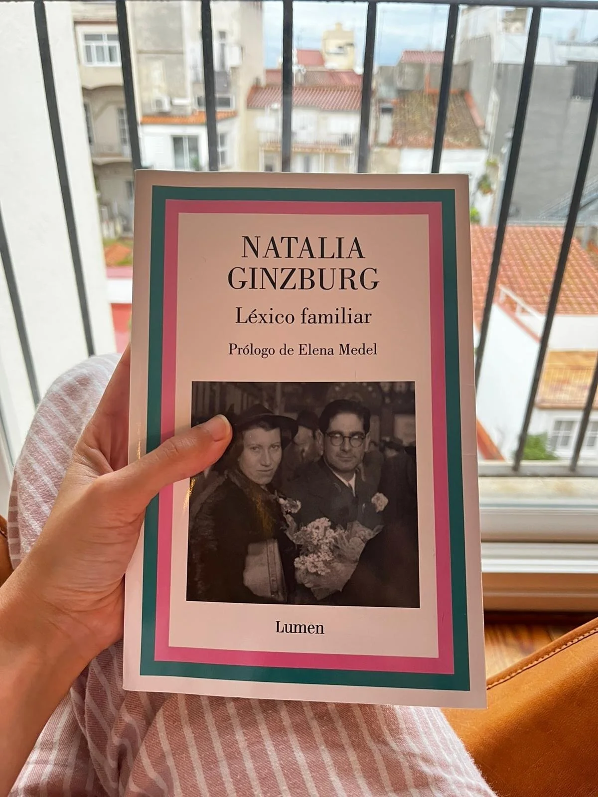 leyendo a natalia ginzburg este &uacute;ltimo mes (fotos de las book club members &lt;3 ) 

#nataliaginzburg #bookclub