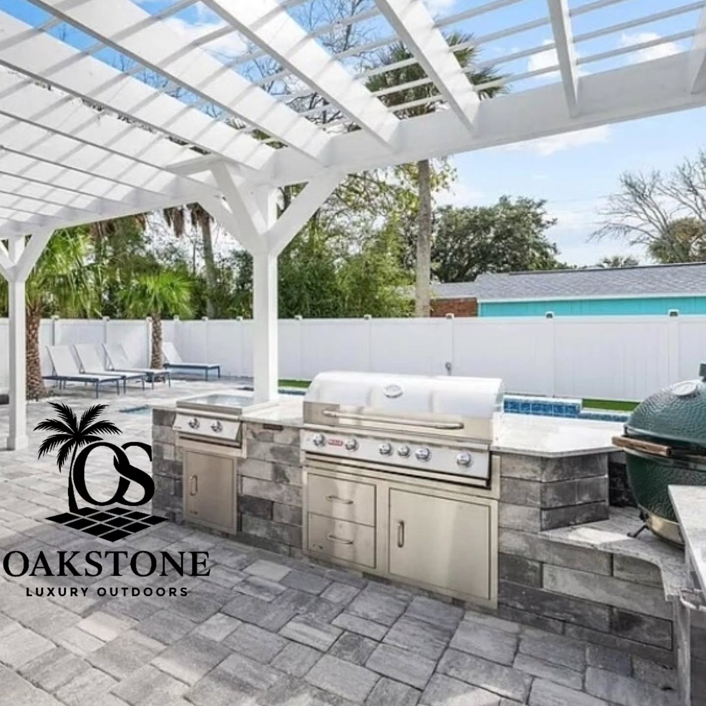 The Ultimate Space for Hosting.
​At Oakstone Luxury Outdoors, we believe your backyard should be your favorite "room" in the house. This recent project shows exactly why. We combined high-end functionality with a clean, modern aesthetic to 