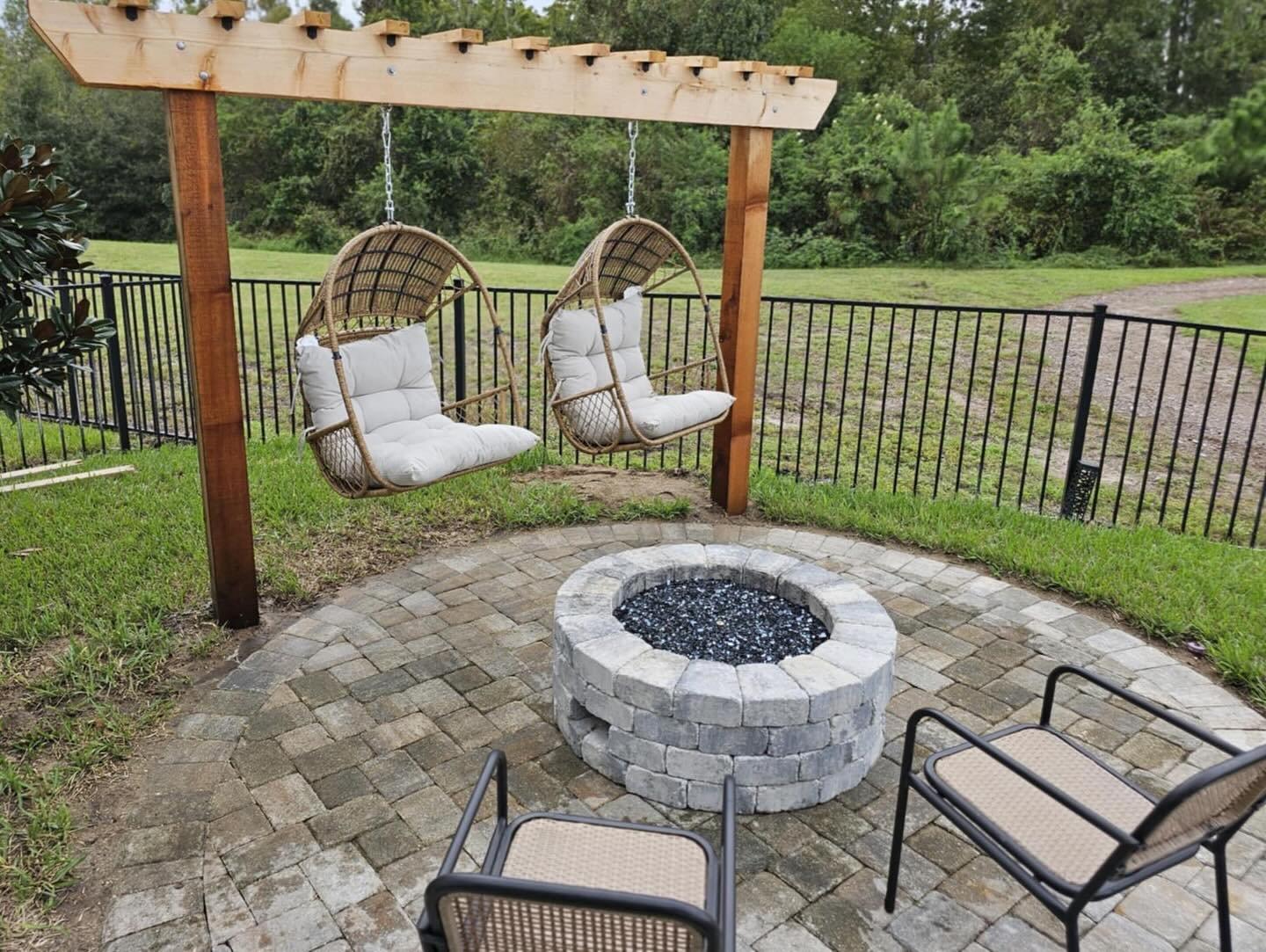 Firepit_pergola_swing.jpg