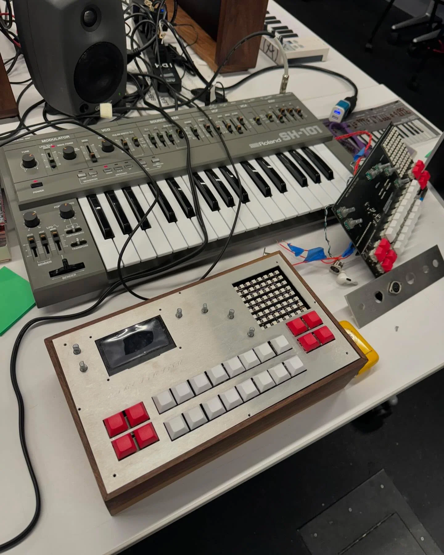 she&rsquo;s so close to being done :&rsquo;) 

@rlukedubois has been a constant voice of encouragement and support through this process! he has even helped me debug ! thankful for his contribution to this project and for the synth lab! which has been