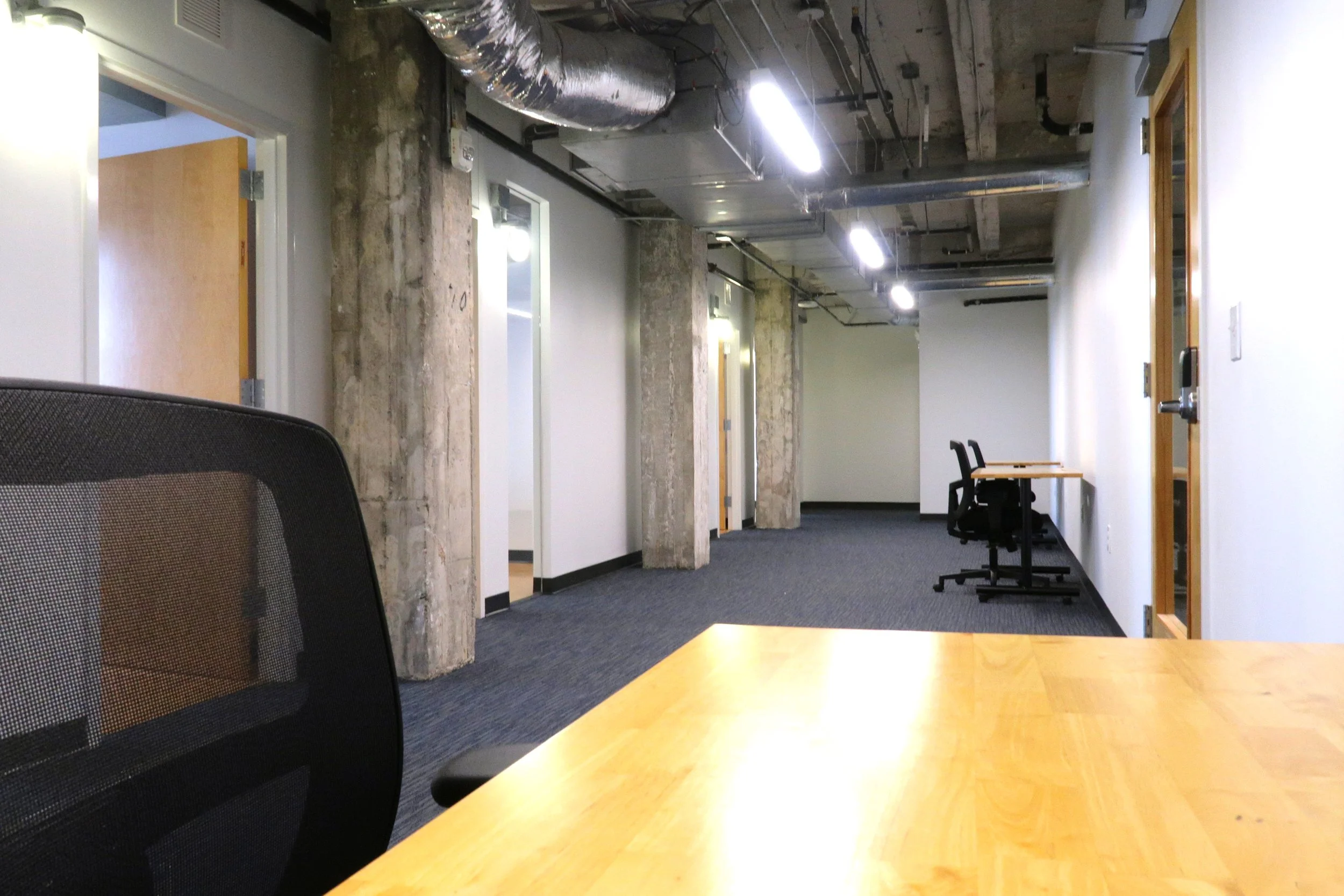 Suite 915, open work area
