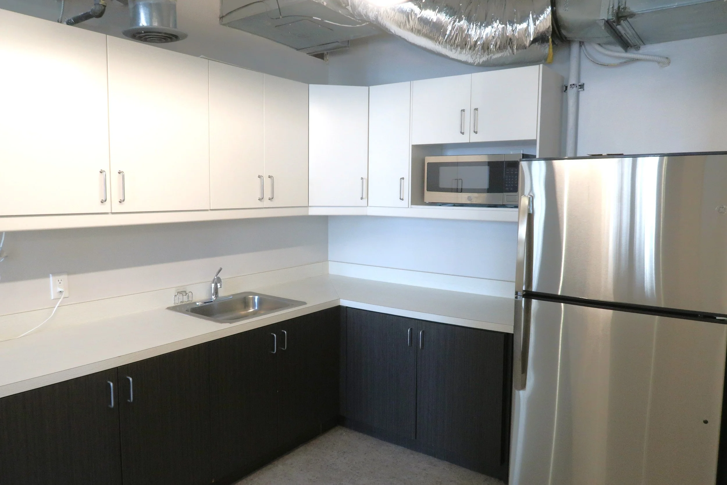 Suite 920 kitchenette