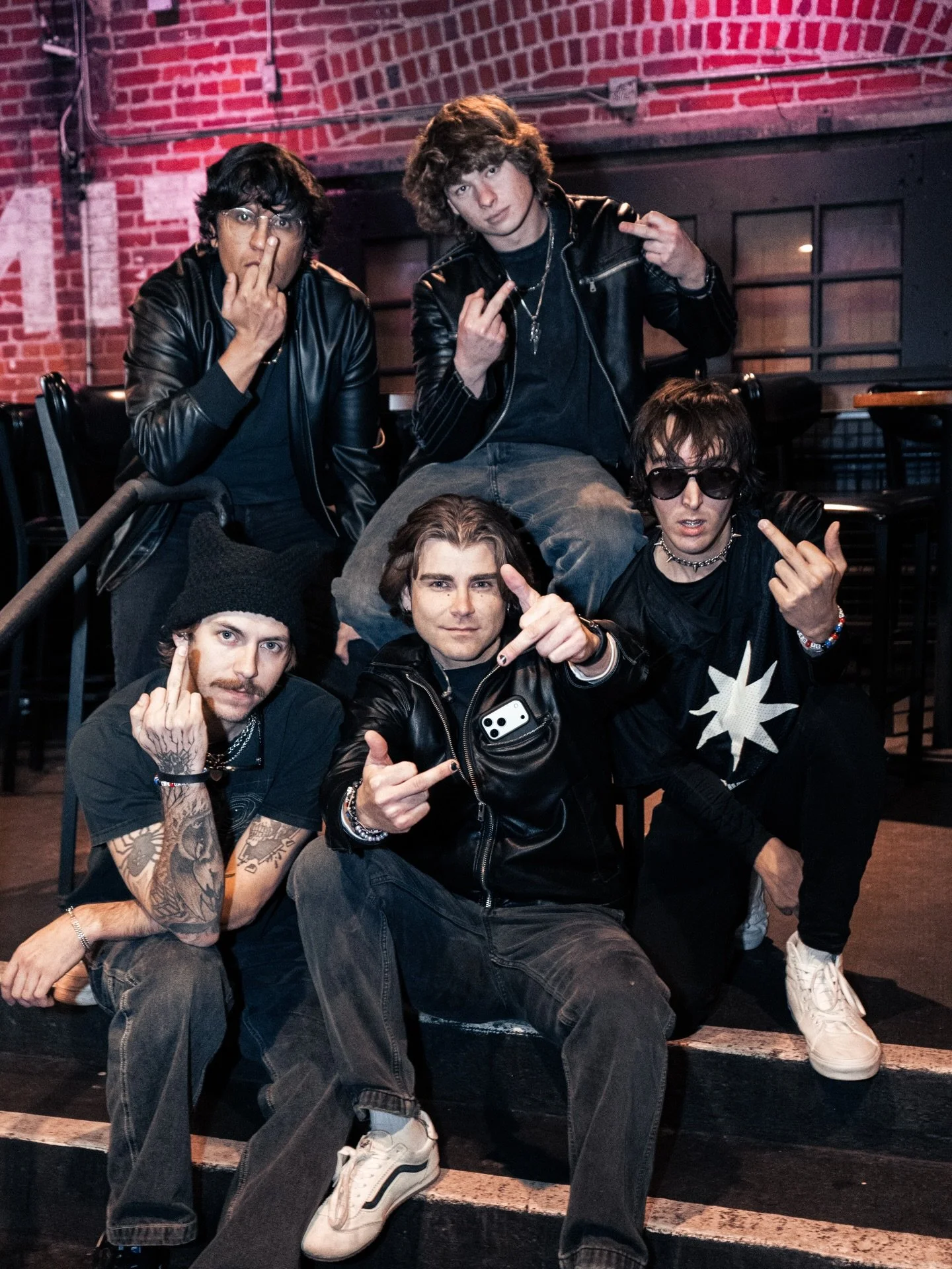 Pre-show portraits with @nightbrkrs 📸🪩🎸✨
&bull;
&bull;
#nightbreakers #concertphotography #music #concertphotographer #concert