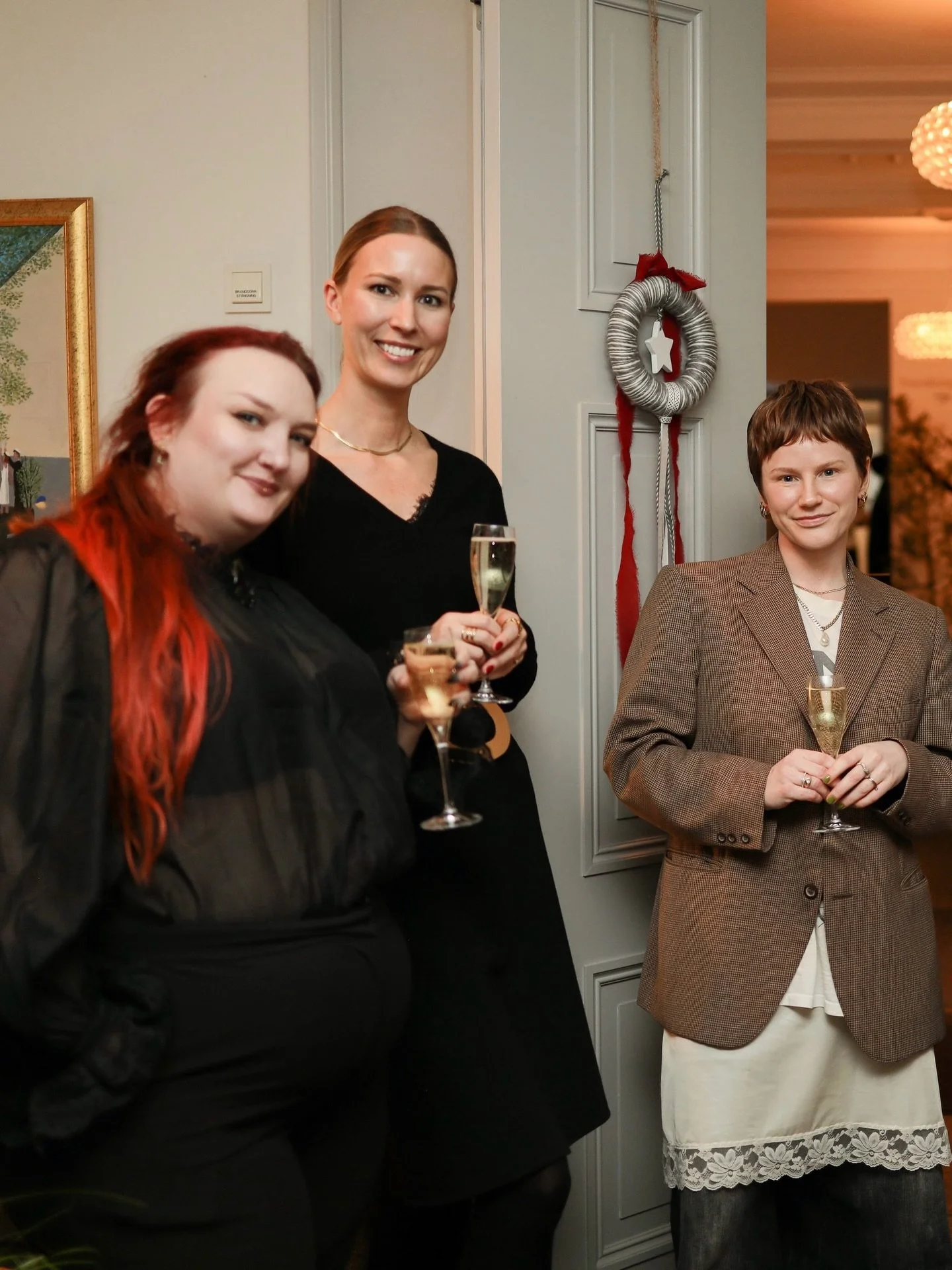 Fr&aring;n oss alla till er alla, en riktigt god forts&auml;ttning. 🤍

Vi &ouml;nskar dig ett fantastiskt slut p&aring; &aring;ret med v&auml;lbeh&ouml;vlig vila, &aring;terh&auml;mtning och tid att landa i allt som varit.
Och kanske ocks&aring; att