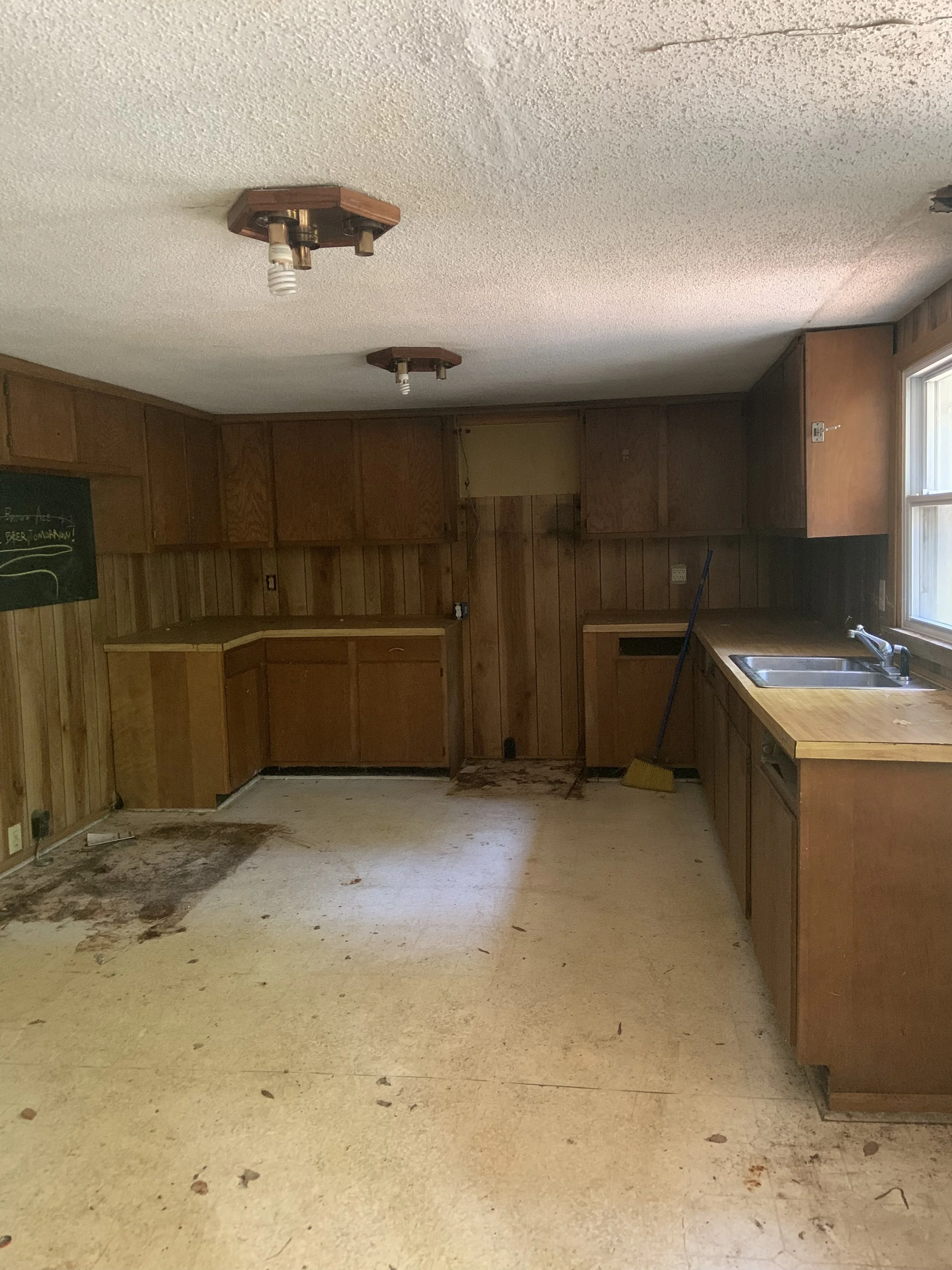Before kitchen.jpeg