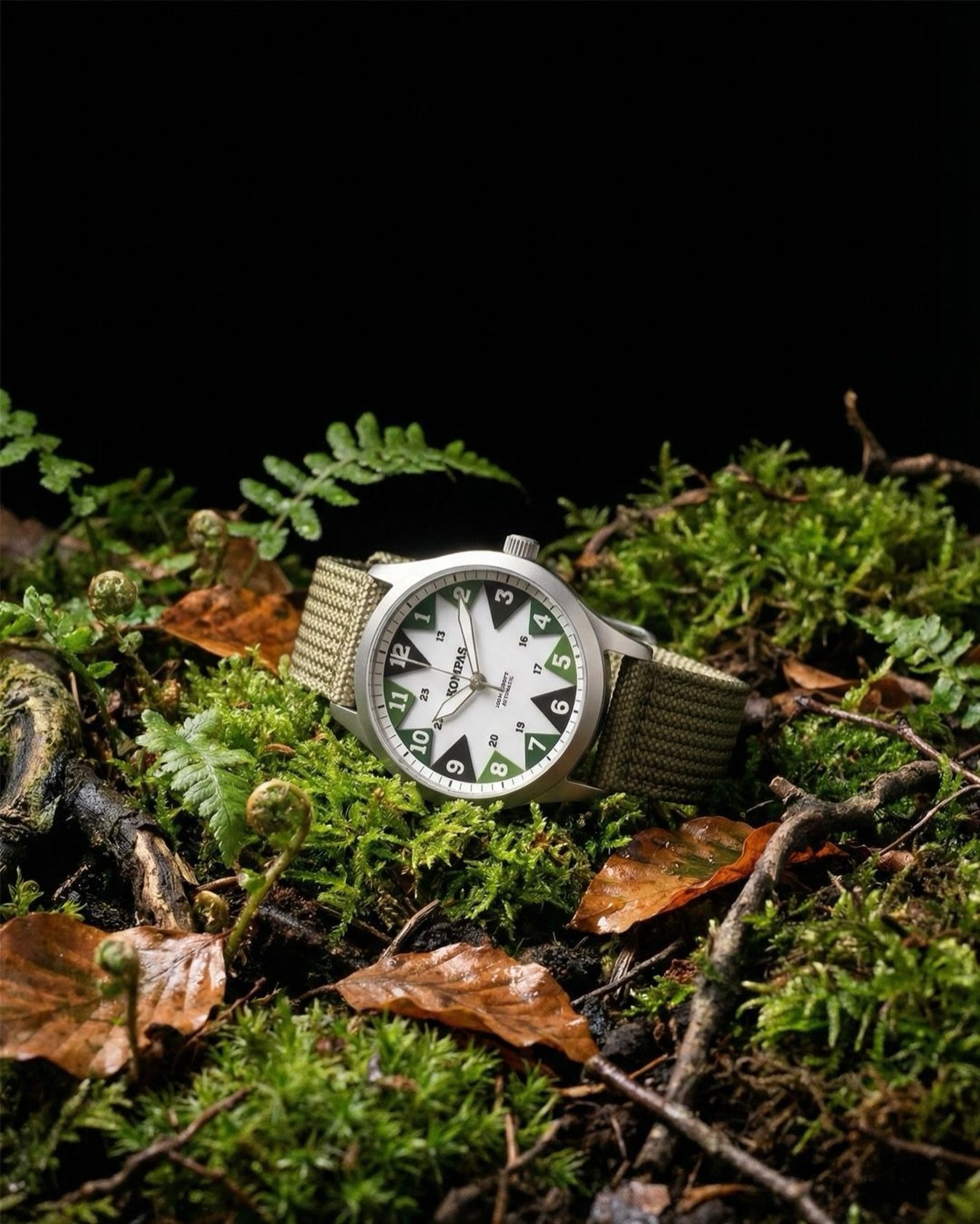 Rooted in the forest.
Where nature leaves only what matters.
Find your direction.

#KOMPAS #East #ForestTime #AdventureReady #FindYourDirection