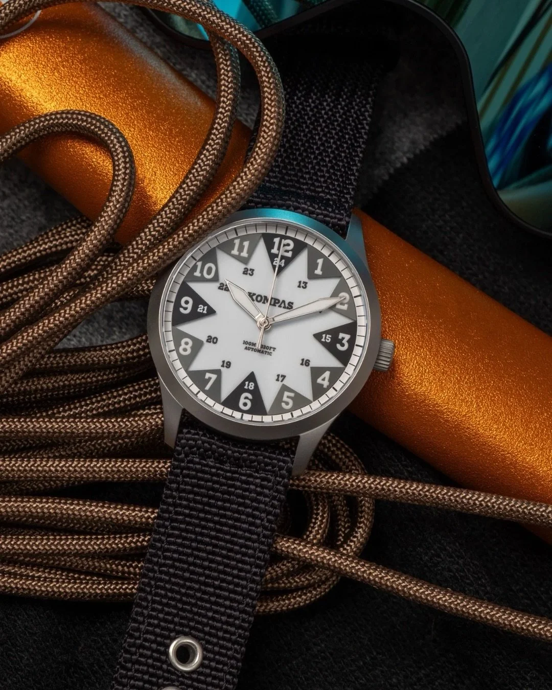 Adventure is not a destination.
It is a mindset.

KOMPAS was built for movement, pressure, and precision. Inspired by the operational clarity of the RAF Sector Clock, our patented triangular performance layer turns time into direction.

When purpose 