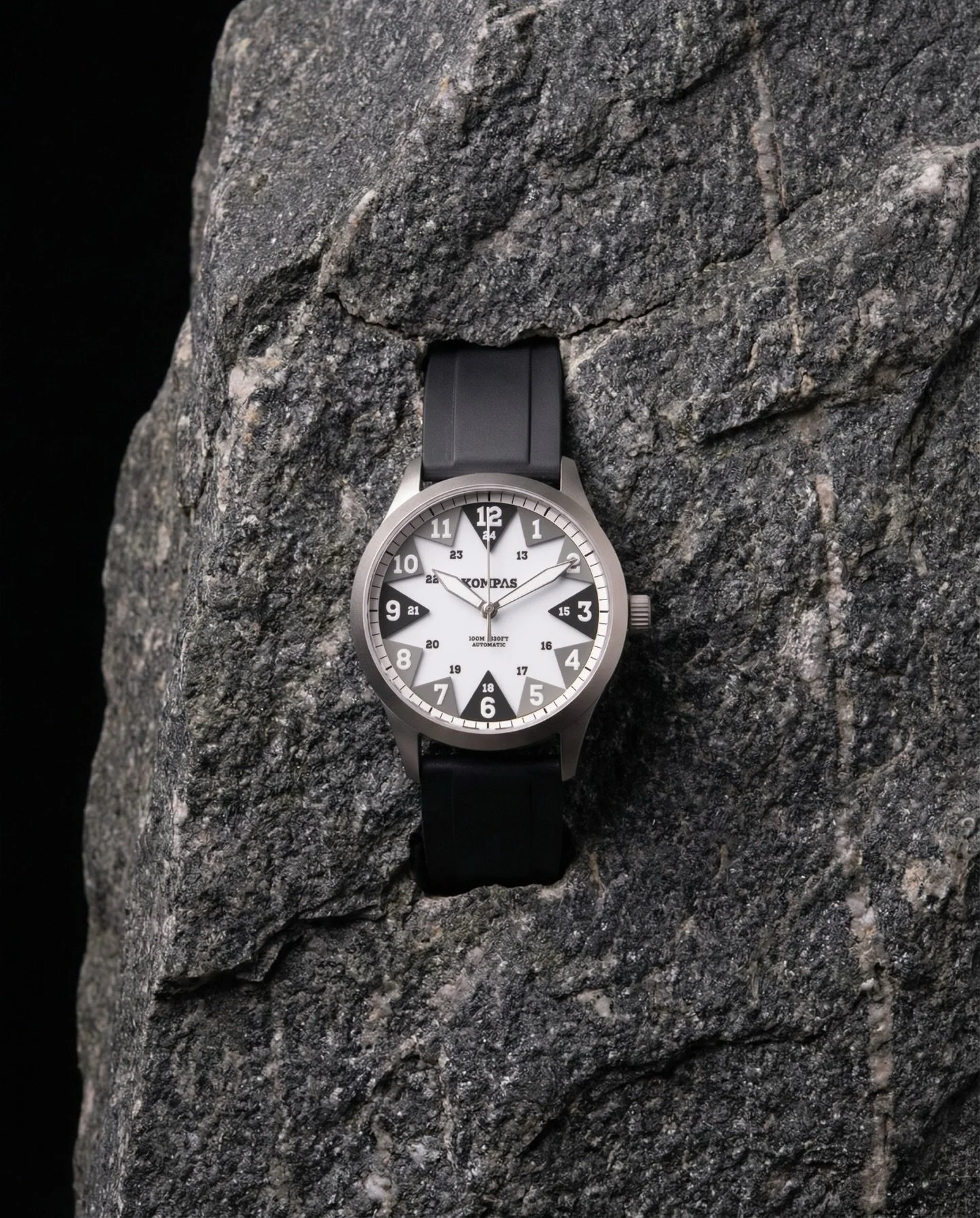 Carved from the mountain.
Rock solid by design.
Find your direction.

Built to endure what surrounds it.

#Kompas #NorthWatch #RockSolid #ToolWatch #AdventureReady