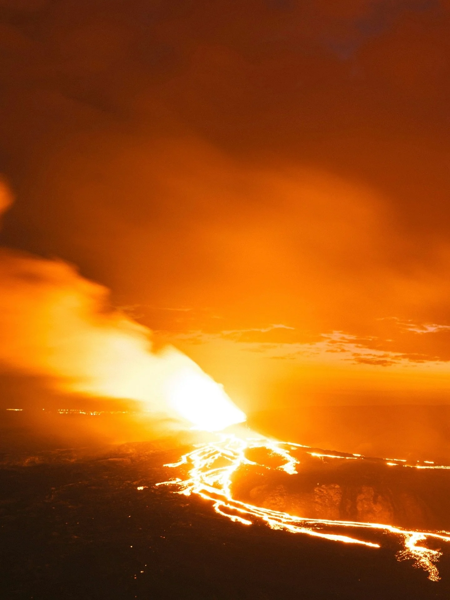 What if time moved like a volcano 🌋

Calm on the surface. Precise underneath. Always building toward something.

The KOMPAS dial is engineered the same way. A structured performance layer built from triangular segments that guide your eye instantly,