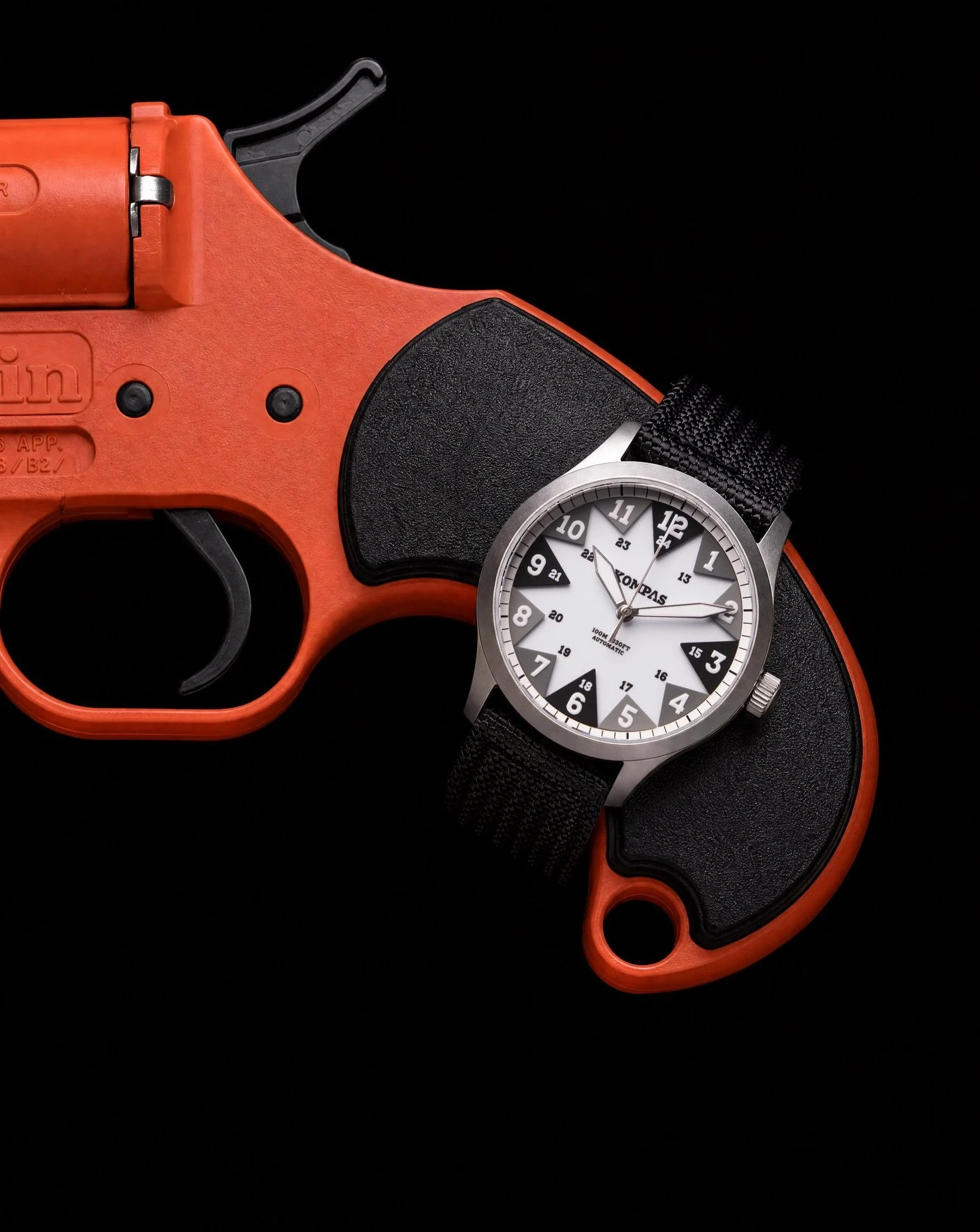 Built for emergency situations.
Paired with the tools trusted when visibility disappears.

The North was engineered for clarity under pressure with our triangular performance layer, high visibility markers, and rugged sandblasted case built for deman