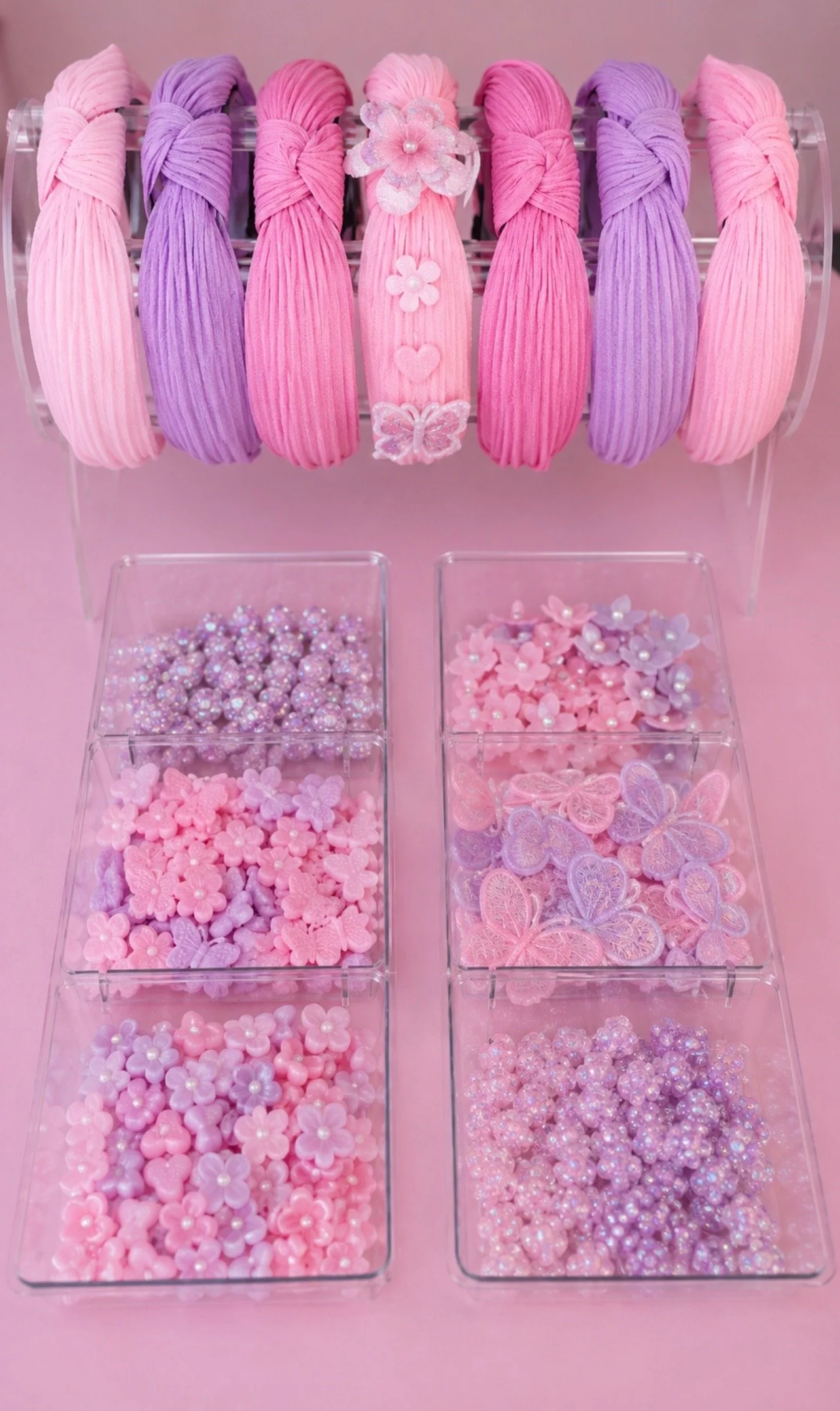 Custom headband decorating station with charms and embellishments, unique interactive event entertainment by Blush & Bliss by Mya for birthday parties, Bat Mitzvahs, and Sweet16s in Chicago, Glencoe, Highland Park, and surrounding North Shore suburbs