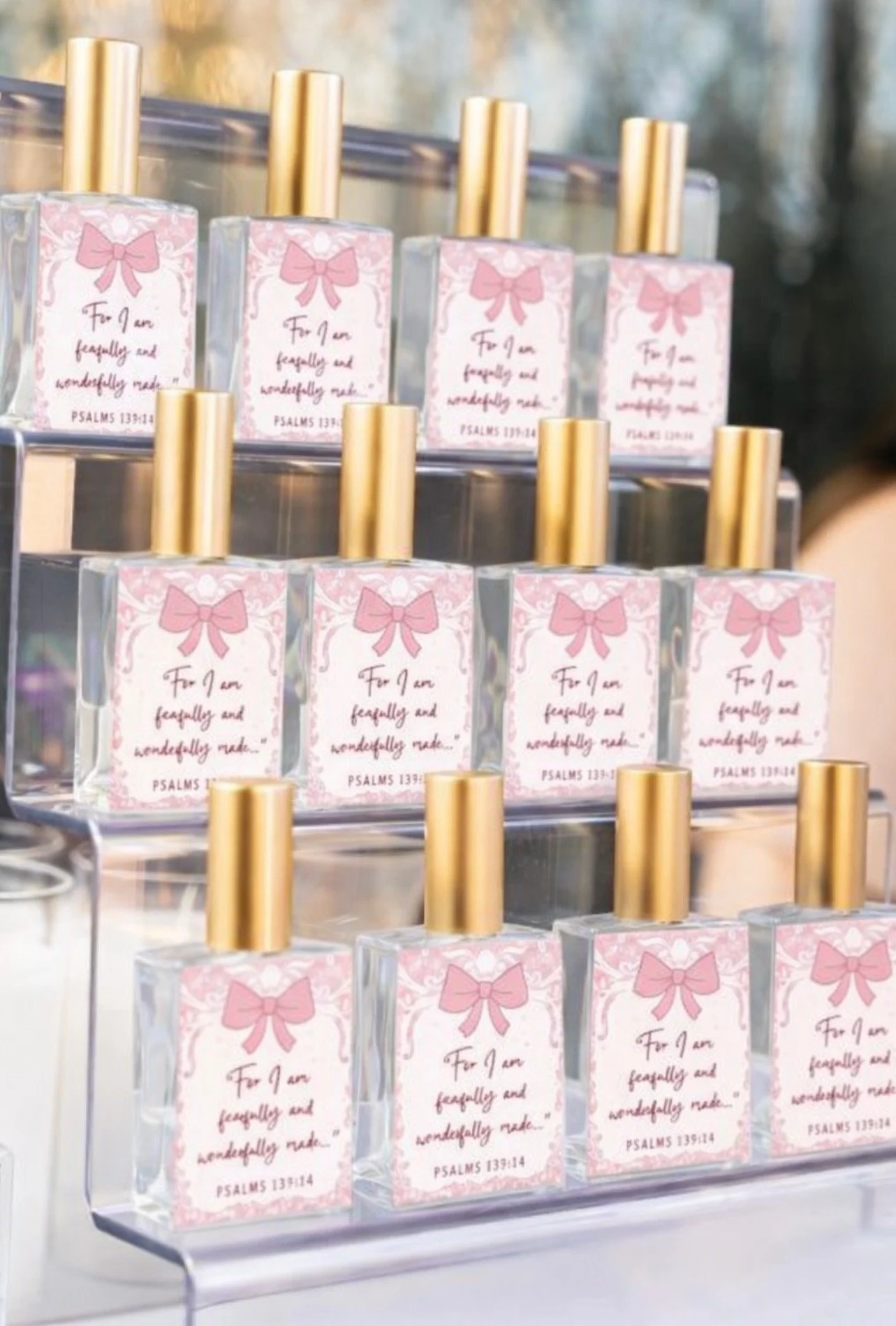 Our Perfume Making Bar by Blush & Bliss by Mya is a unique interactive experience for Bat Mitzvahs, Sweet Sixteens, birthday parties, and upscale events across Chicago’s North Shore, where guests create custom fragrances to take home party swag.