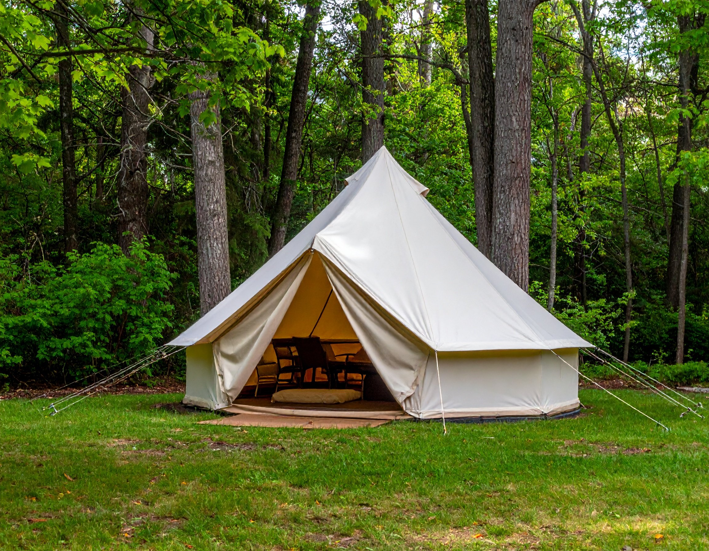 Firefly Bell Tent located in Idlewild Michigan 71151.jpg
