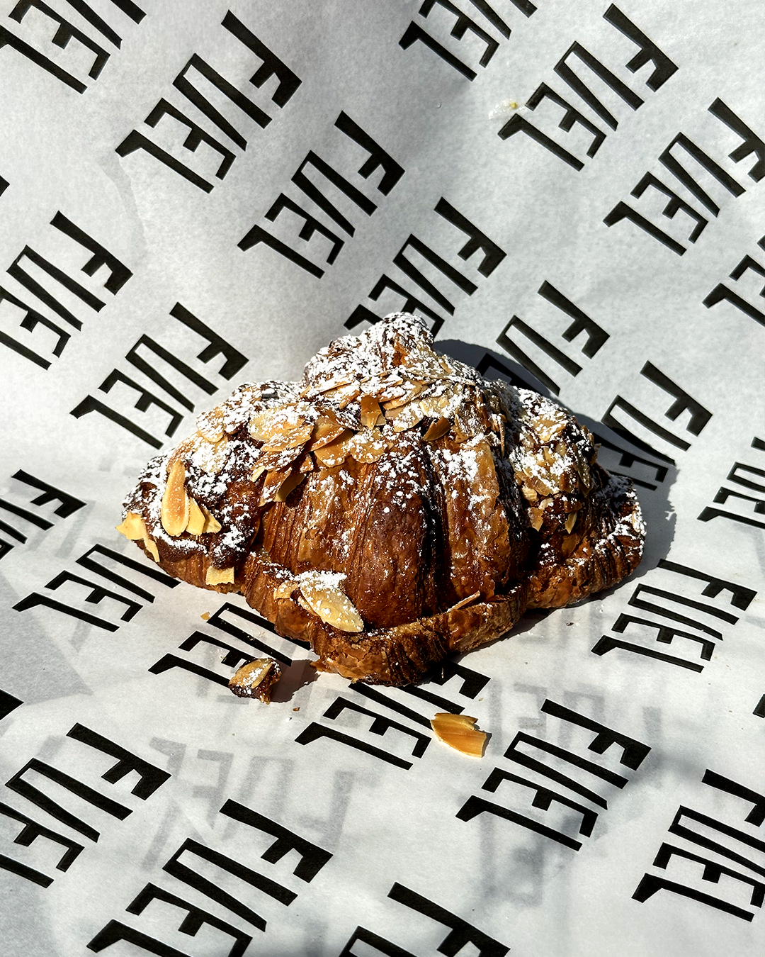 almond-croissant.png
