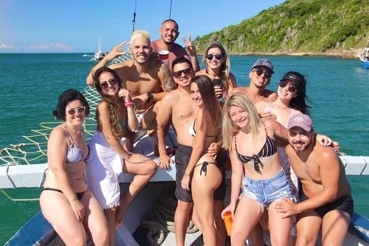 Barco exclusivo para festas