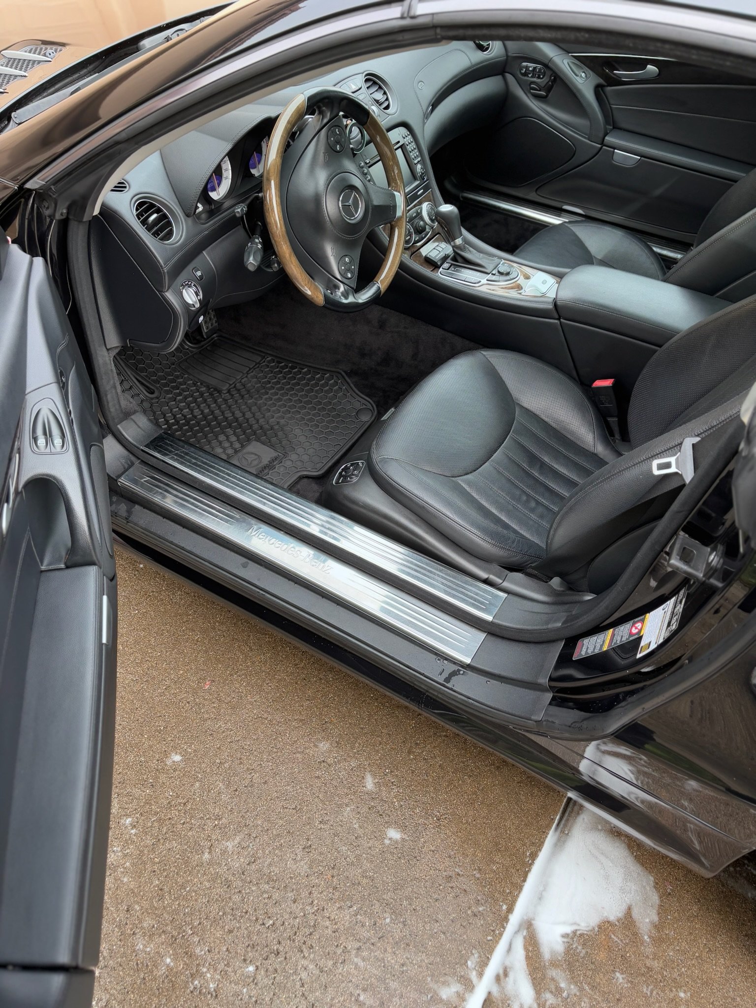 After Mercedes Benz SL 550 Interior
