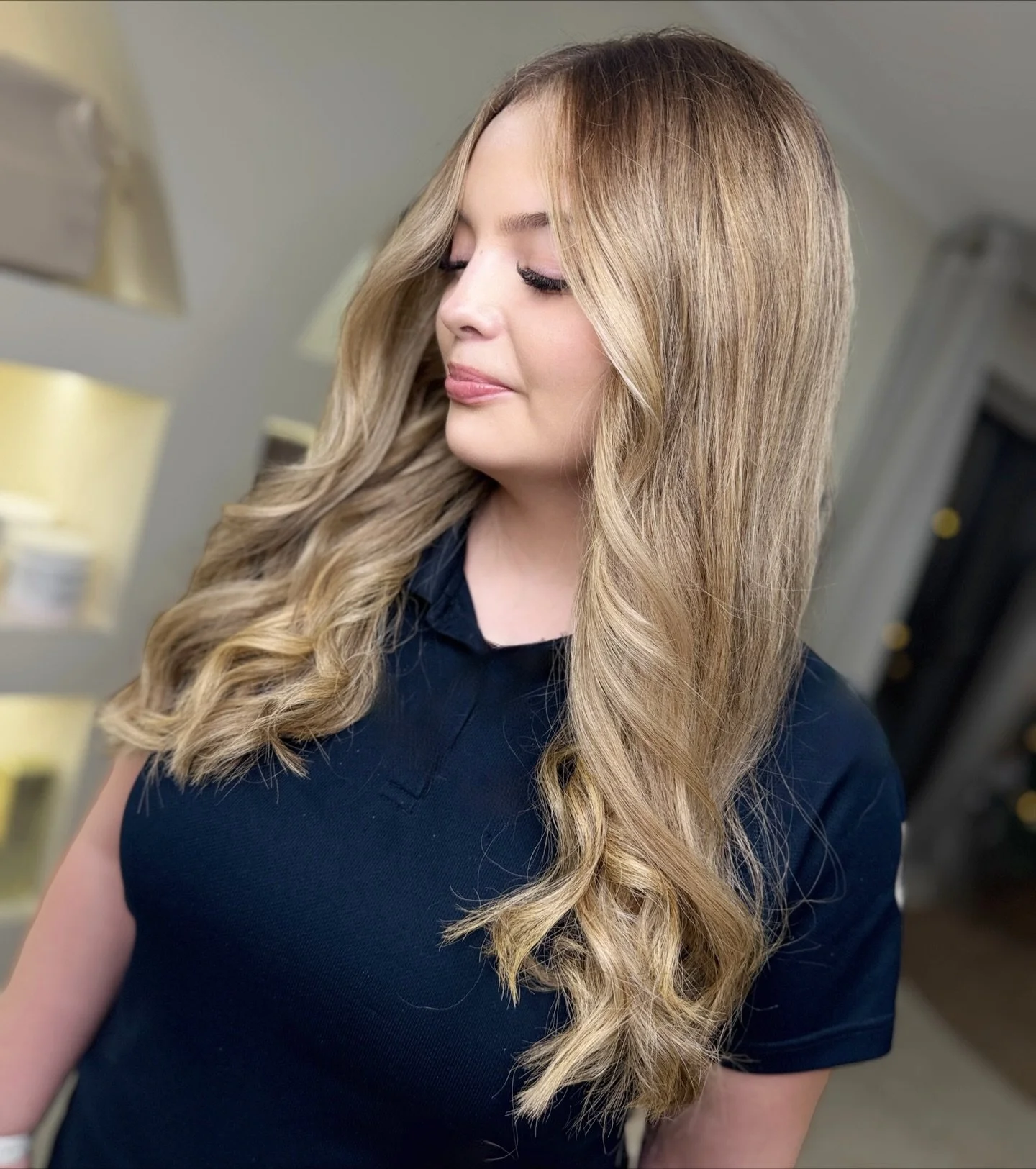 Long hair + Blonde hair just hits different 😍✨

100000000 foils later and we are giving blonde baddie!! 

Remember babes, treatments and heat protectants are a must to help protect those locks 🩷

@vanityhairloungeoffical 

#ipswichblondespecialist 