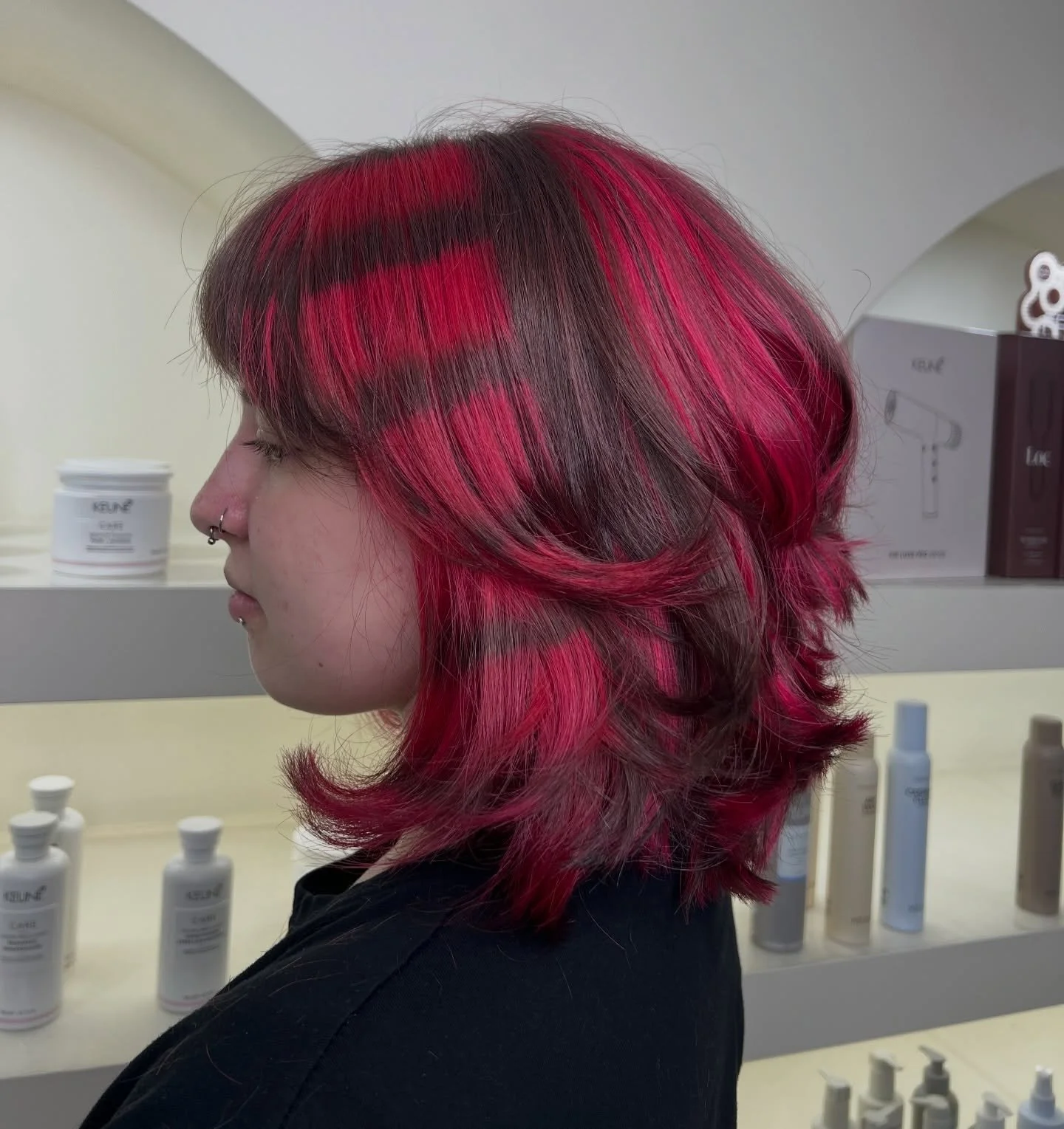 If your hair doesn&rsquo;t match your personality&hellip; fix it! 🖤💗

@vanityhair__mikaela smashed this one out of the park!! 

#vanityhairlounge #althair #pinkhair #raccoontail #ipswichhairdresser