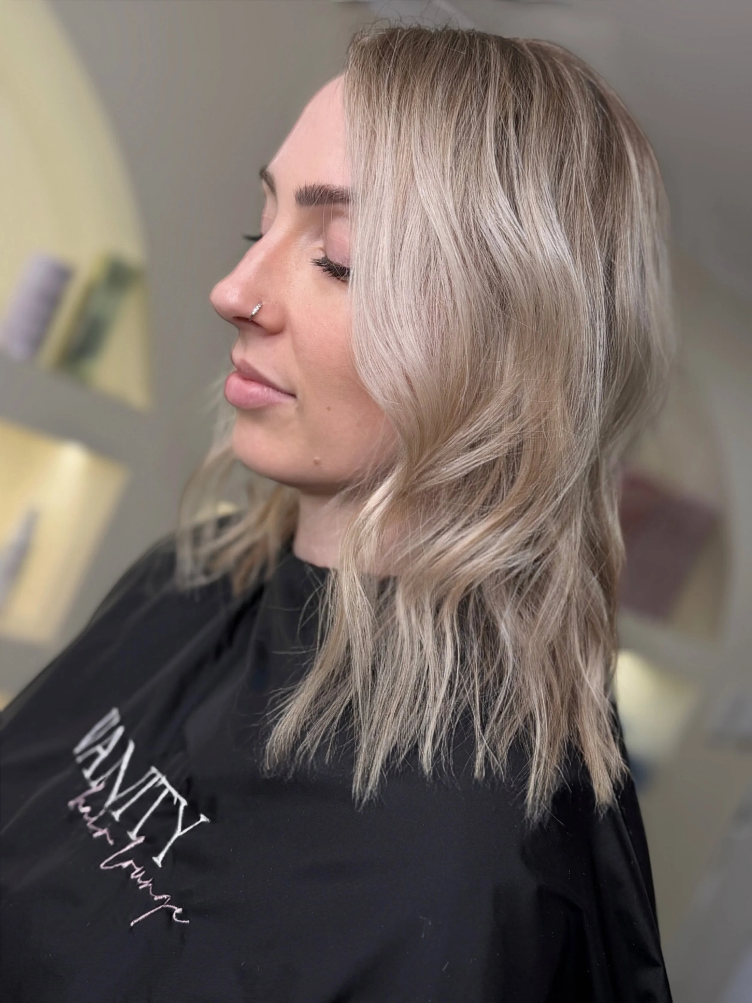If your hair is currently giving &ldquo;surviving&rdquo; instead of thriving&hellip; this is your sign to book the appointment 💌

✨ Low-maintenance blonde
✨ Seamless blend
✨ Healthy refresh
✨ A few hours off child free bliss (IYKYK😘)

If you are ov