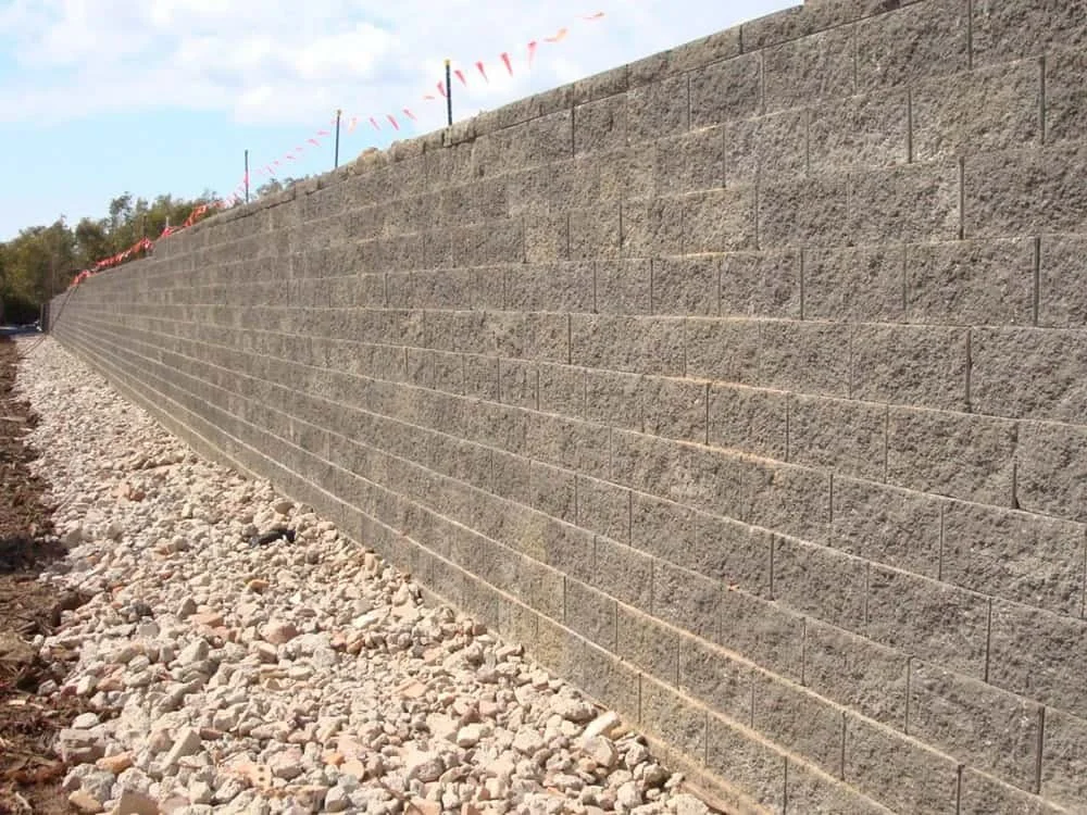 segmental block vertica retaining wall
