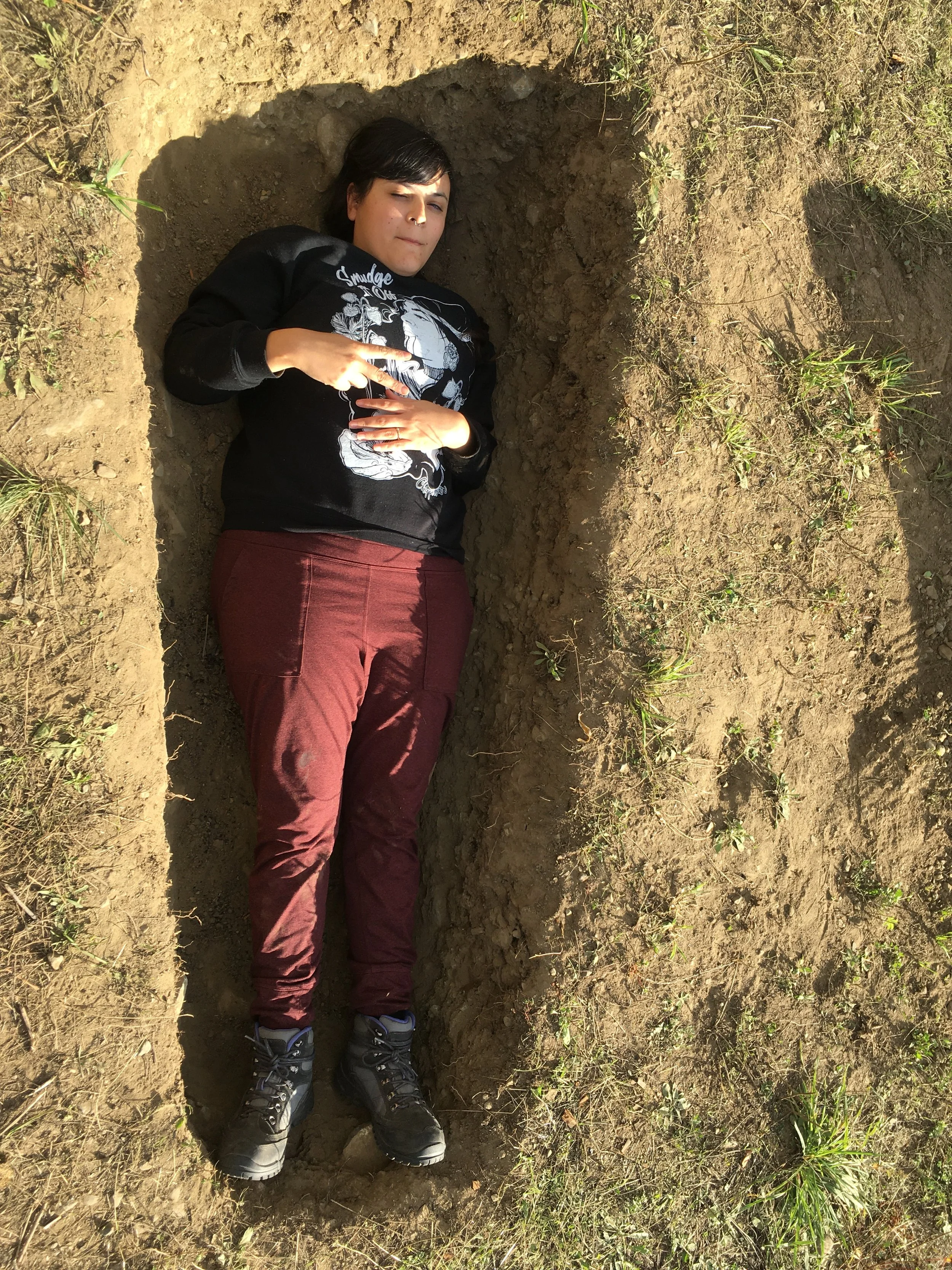 422_Santa_Muerte_Art Residency_Grave_Digging_Ritual_Claudia_Chagoya.JPG