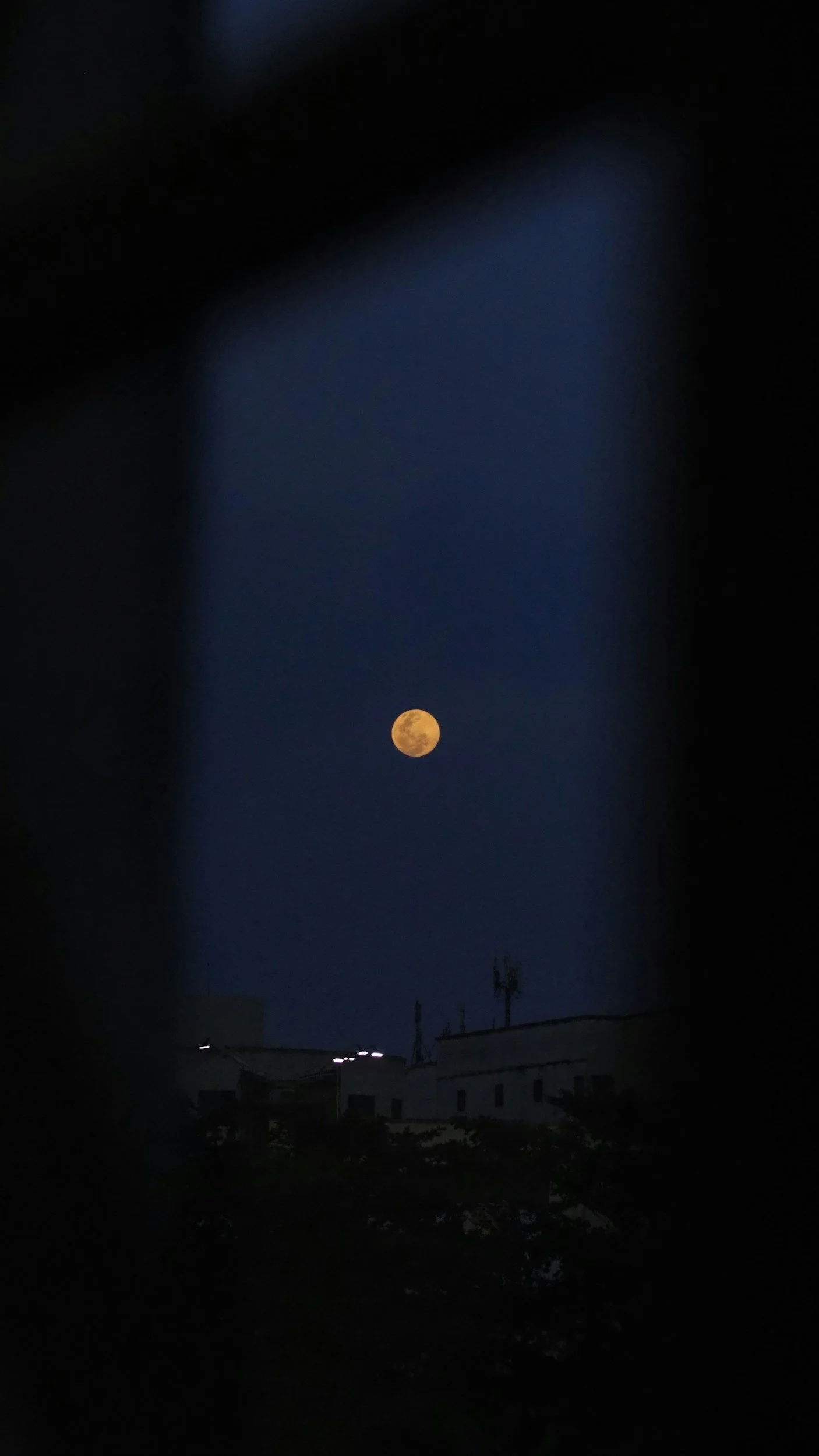 FullMoon Archive: 三月滿月 鬆動 March Loosening