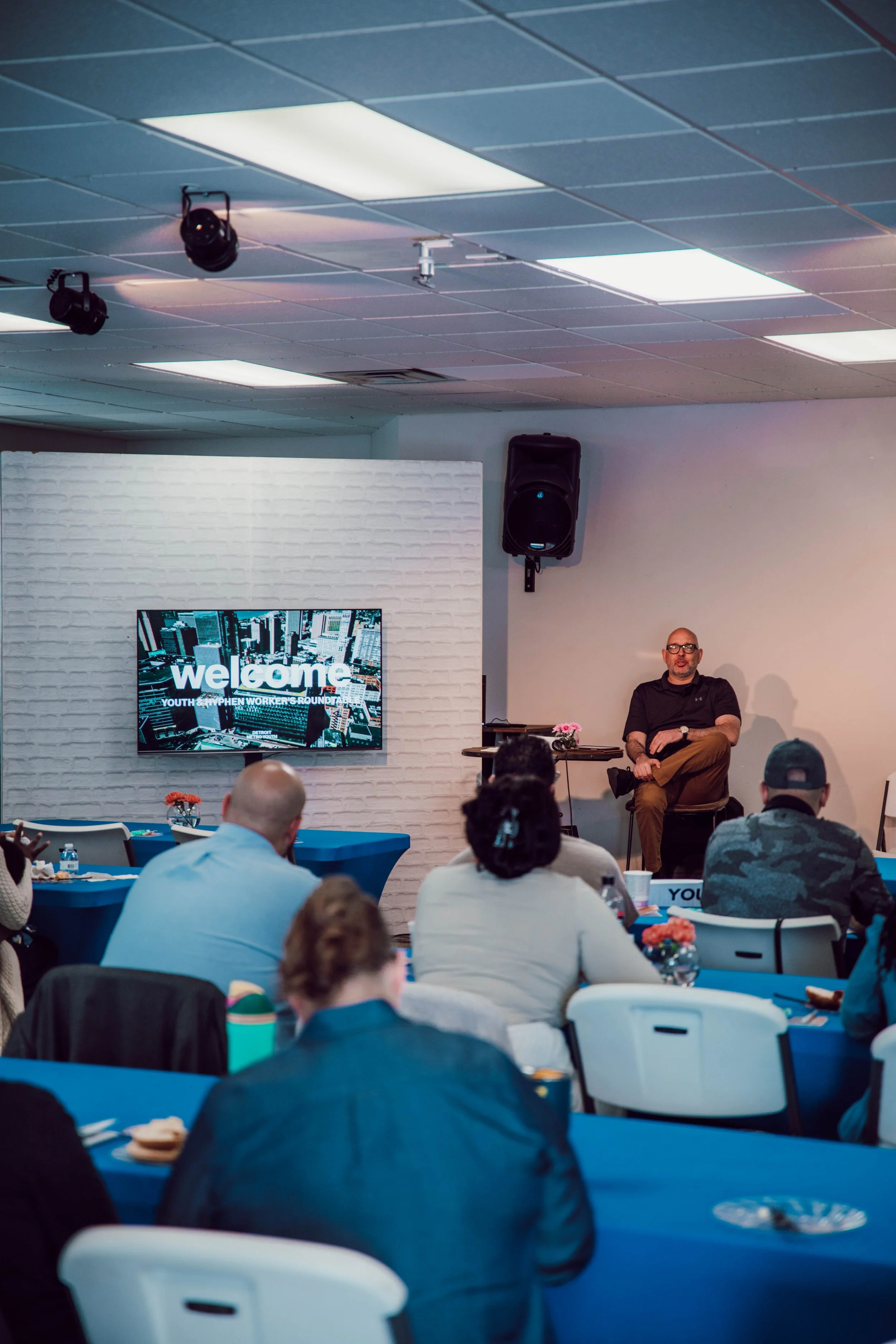 YOUTH WORKERS ROUNDTABLE